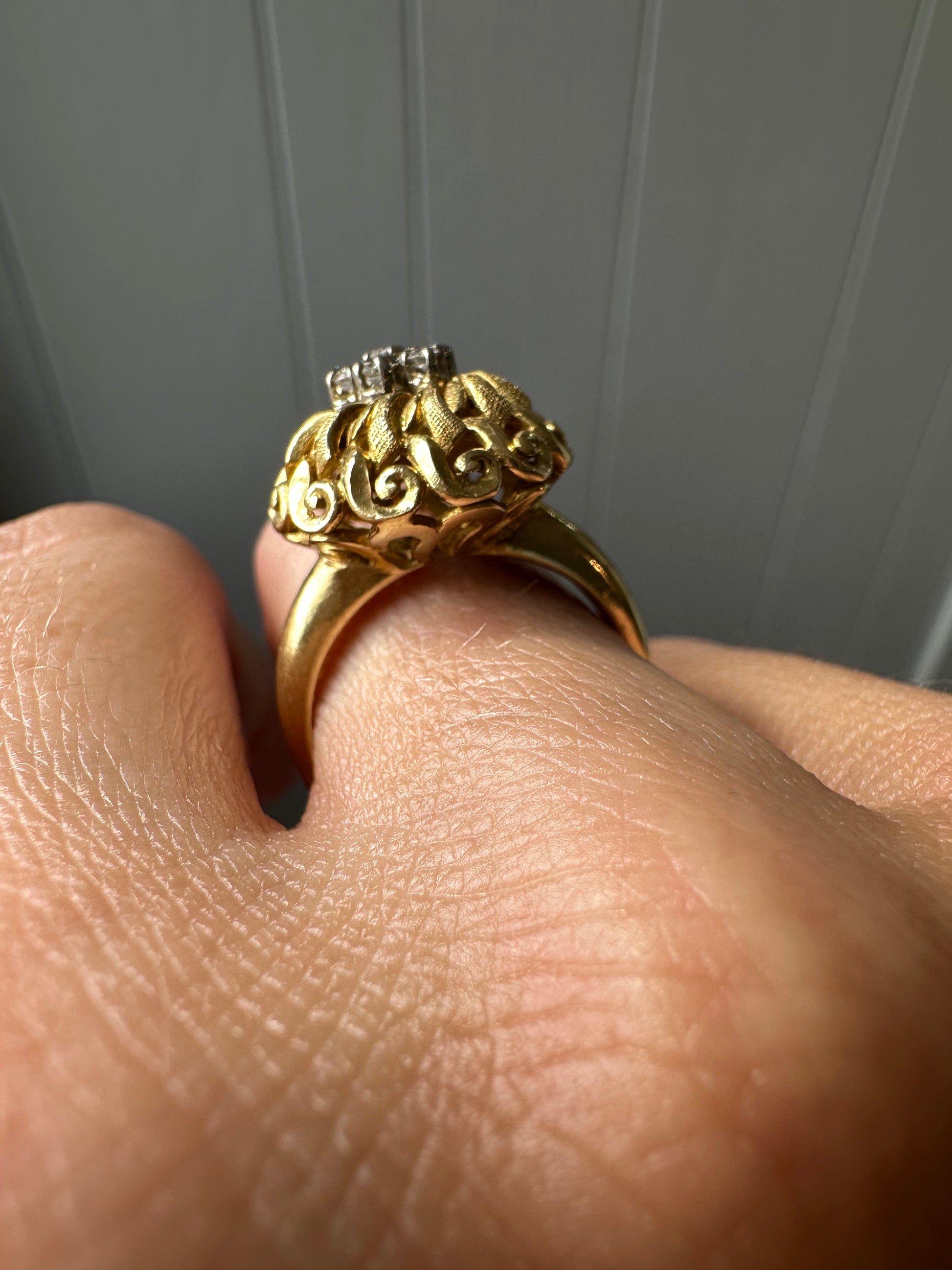 elegant 18k and diamond cocktail ring