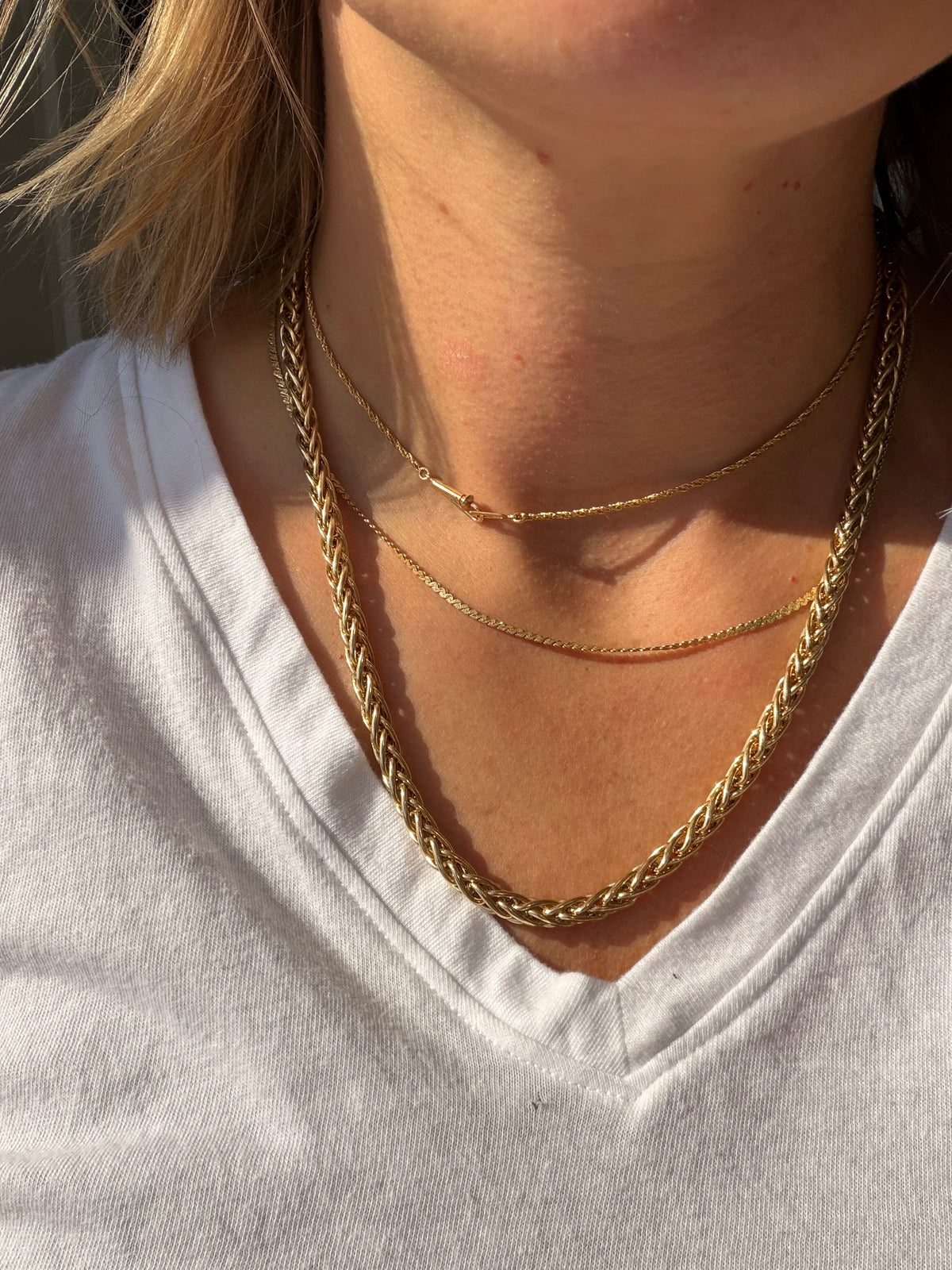 15.5" sparkly twist link chain with great clasp