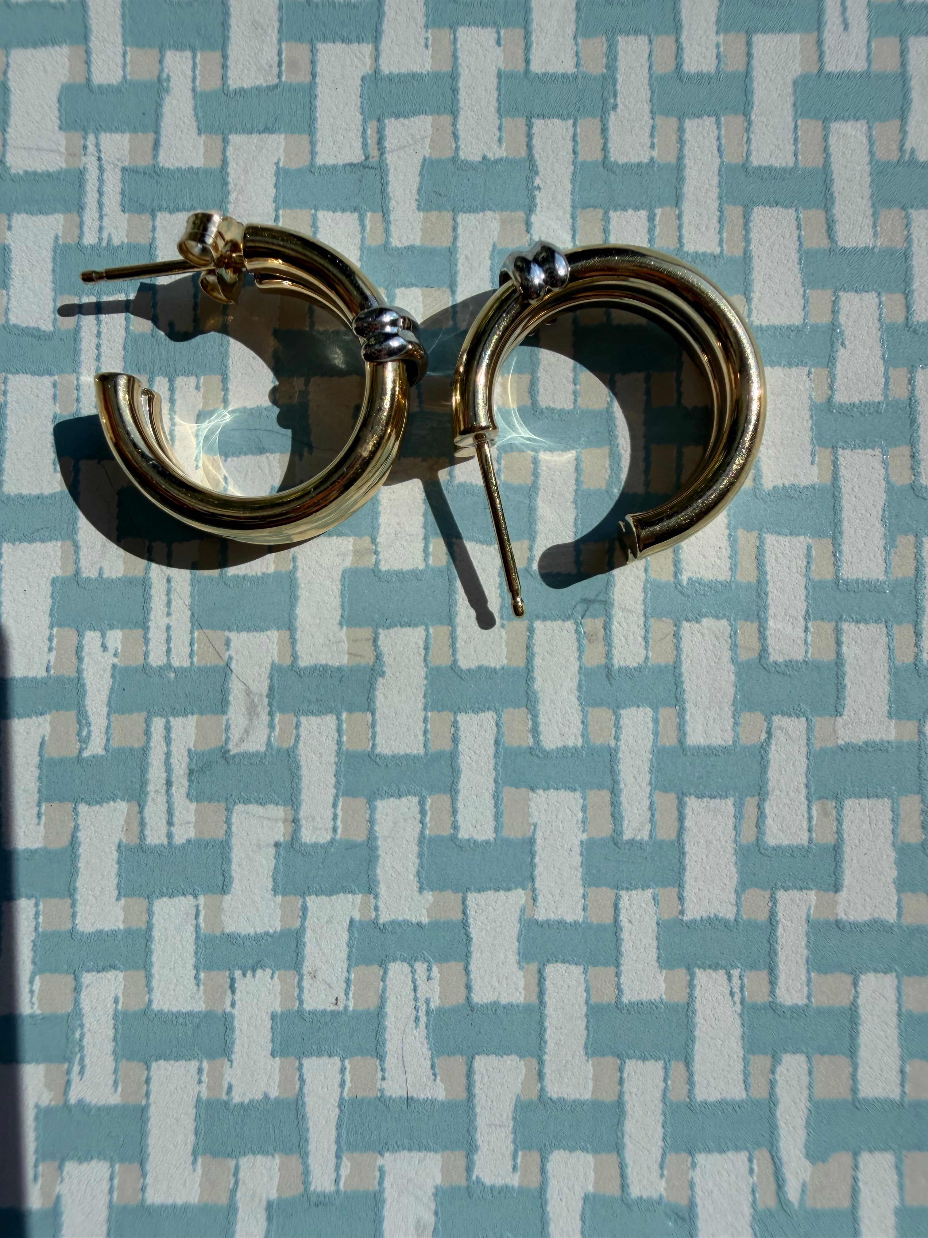 double ribbed two tone hoop
