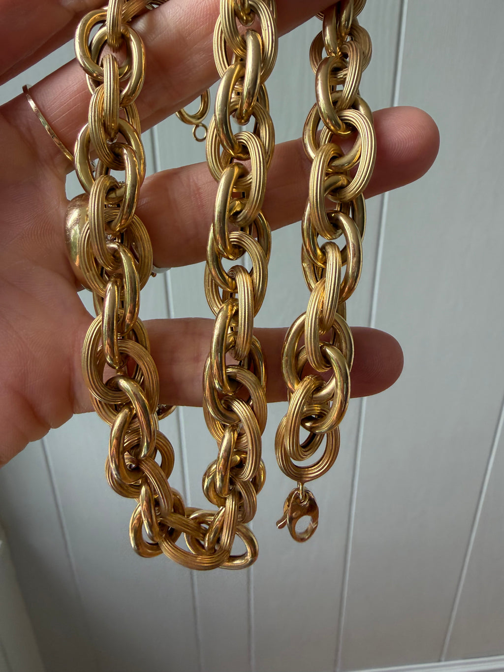 statement textured collar