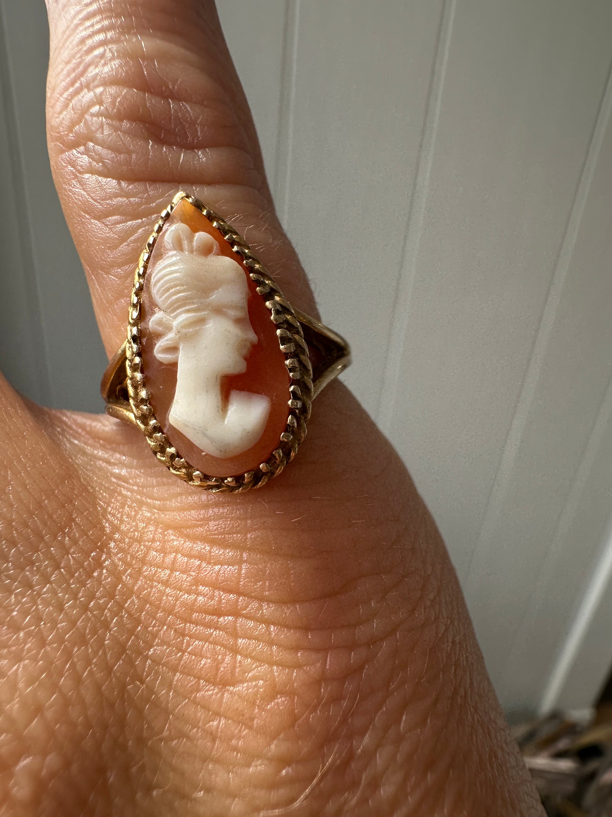 drop shape cameo ring