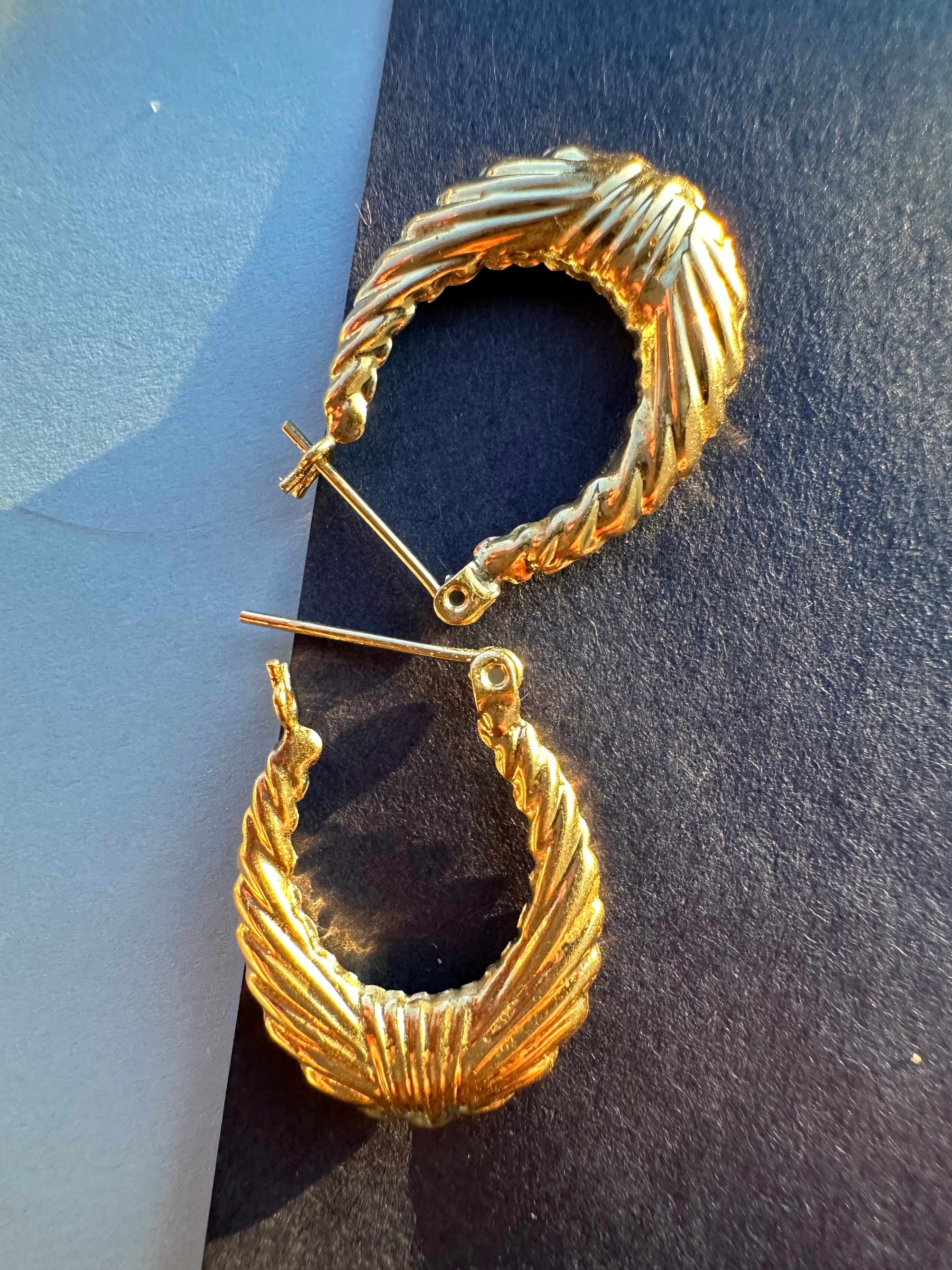 graduated ribbed hoops