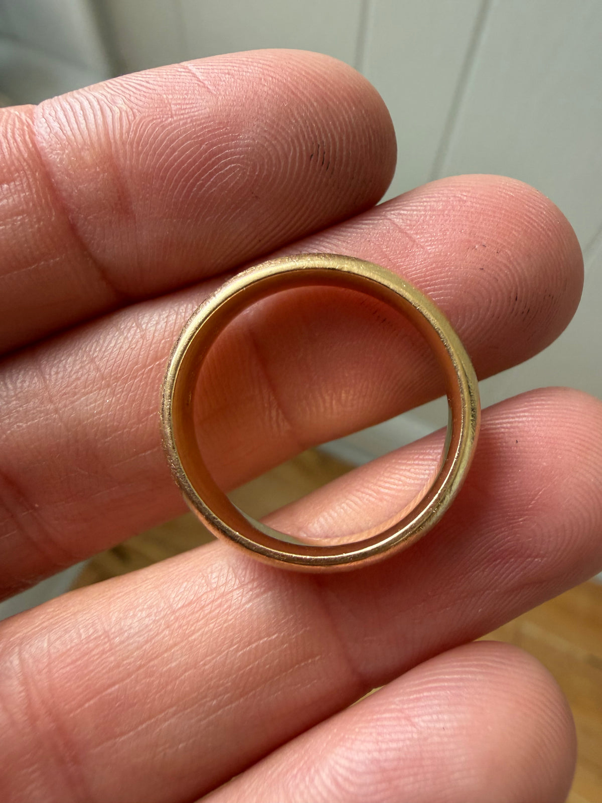 comfort fit donut with satin finish