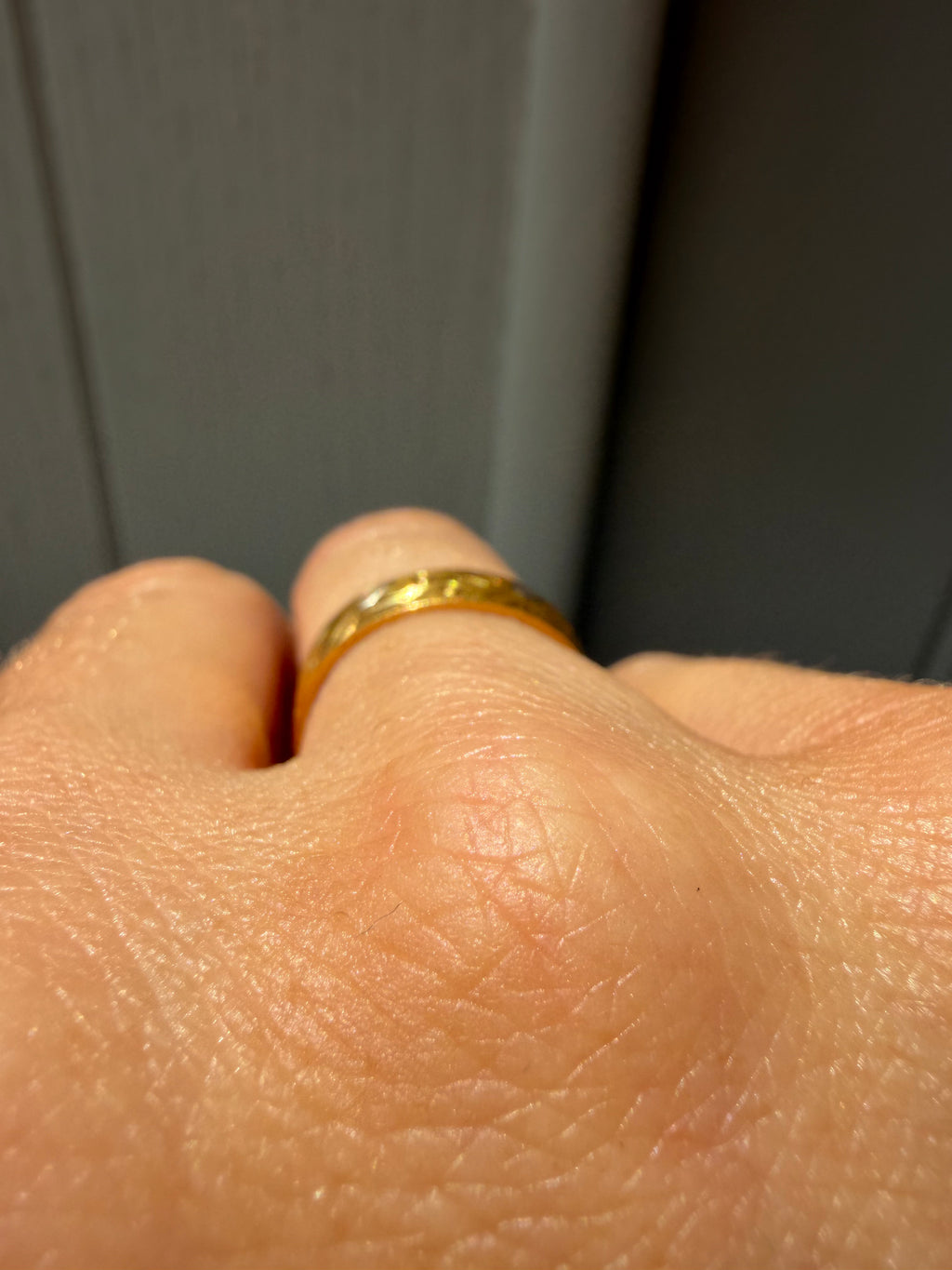 21k two tone engraved band