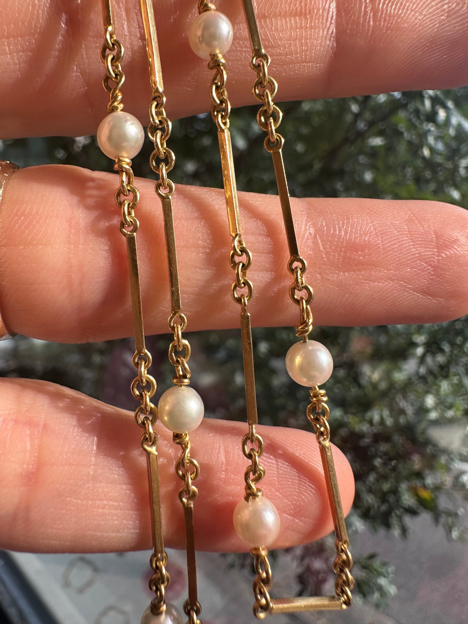 pearl bar and cable station chain