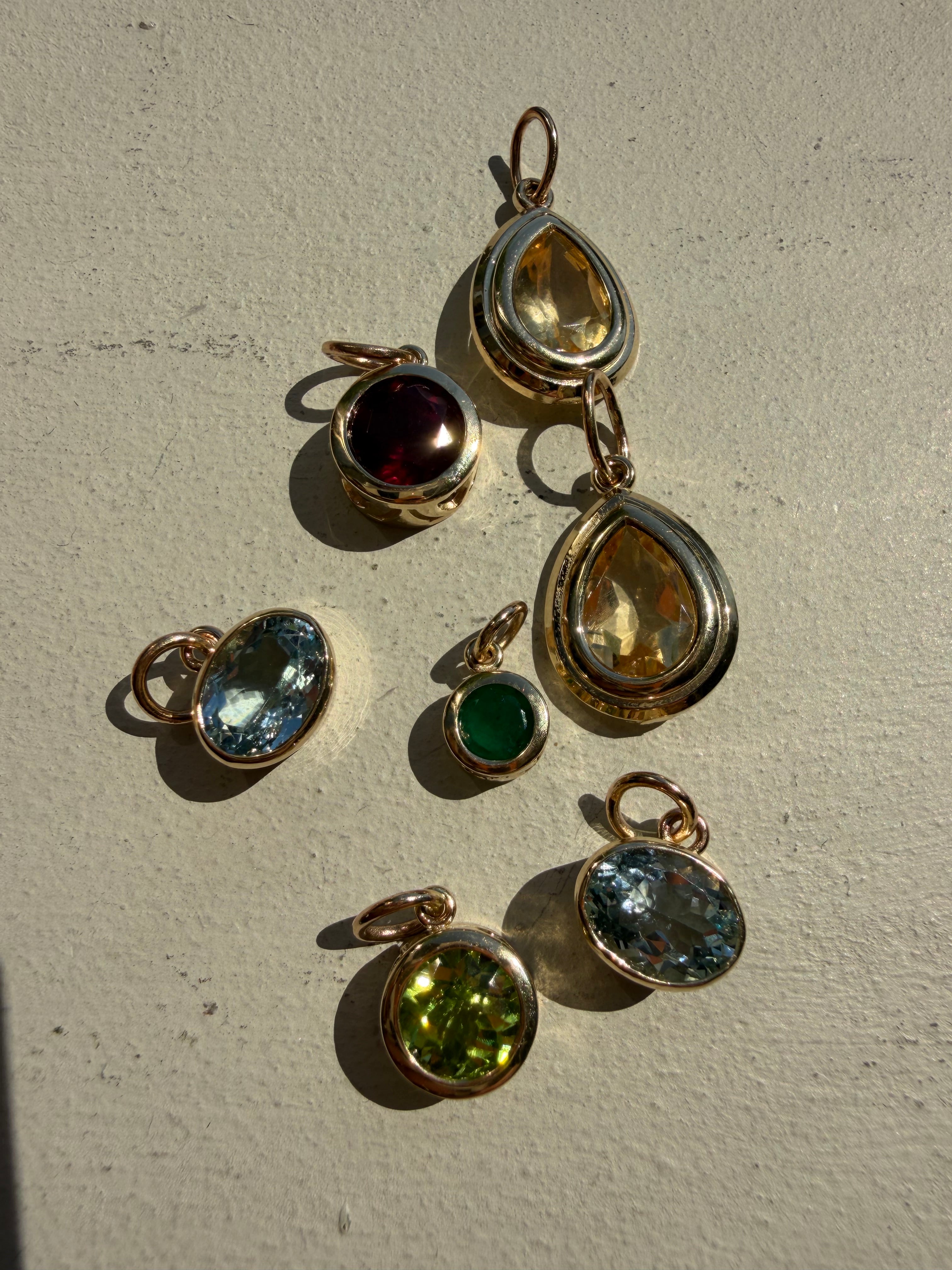 juicy bezel set gems