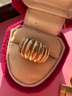 tapered ribbed ring