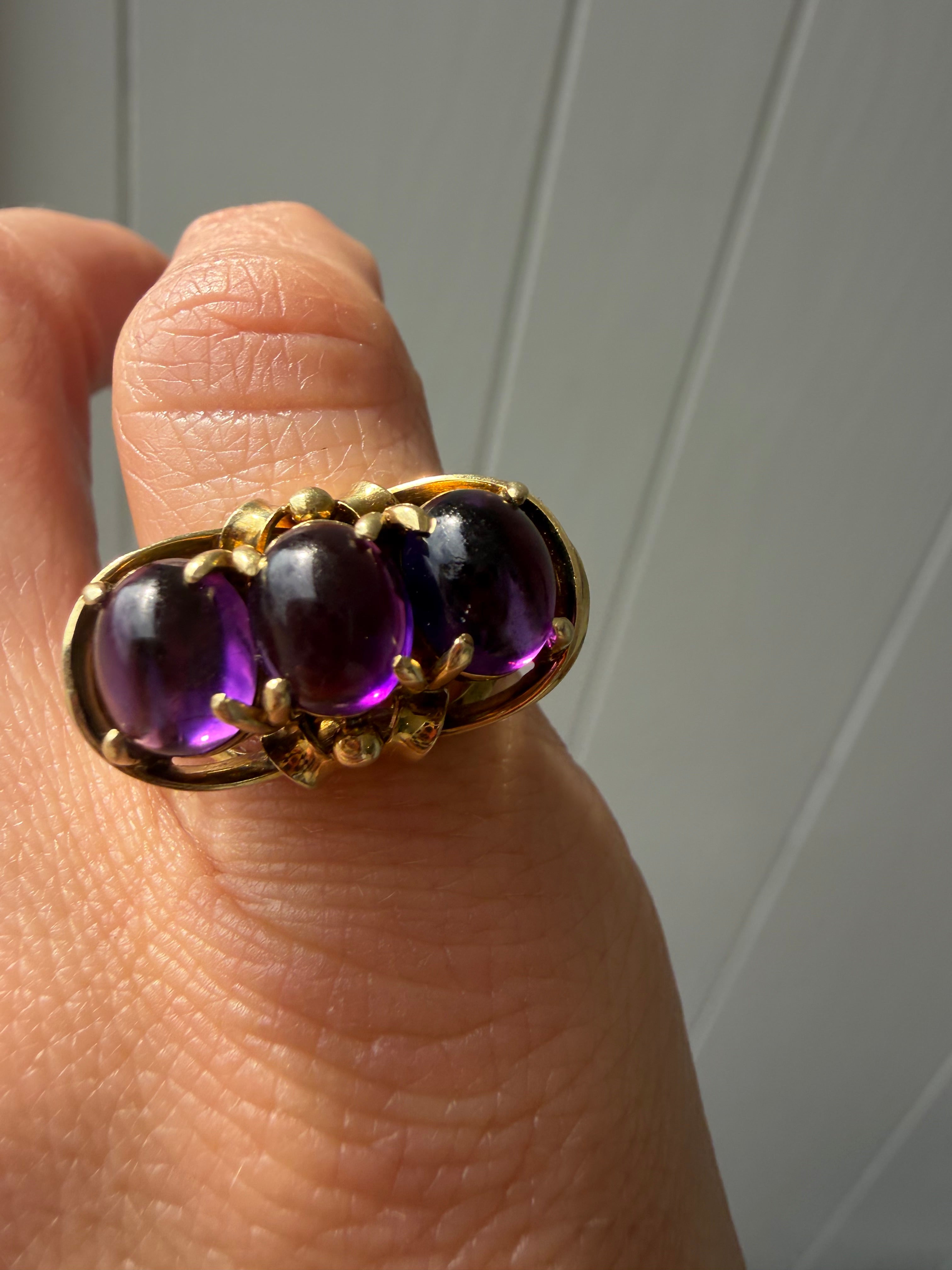 cabochon amethyst trio ring