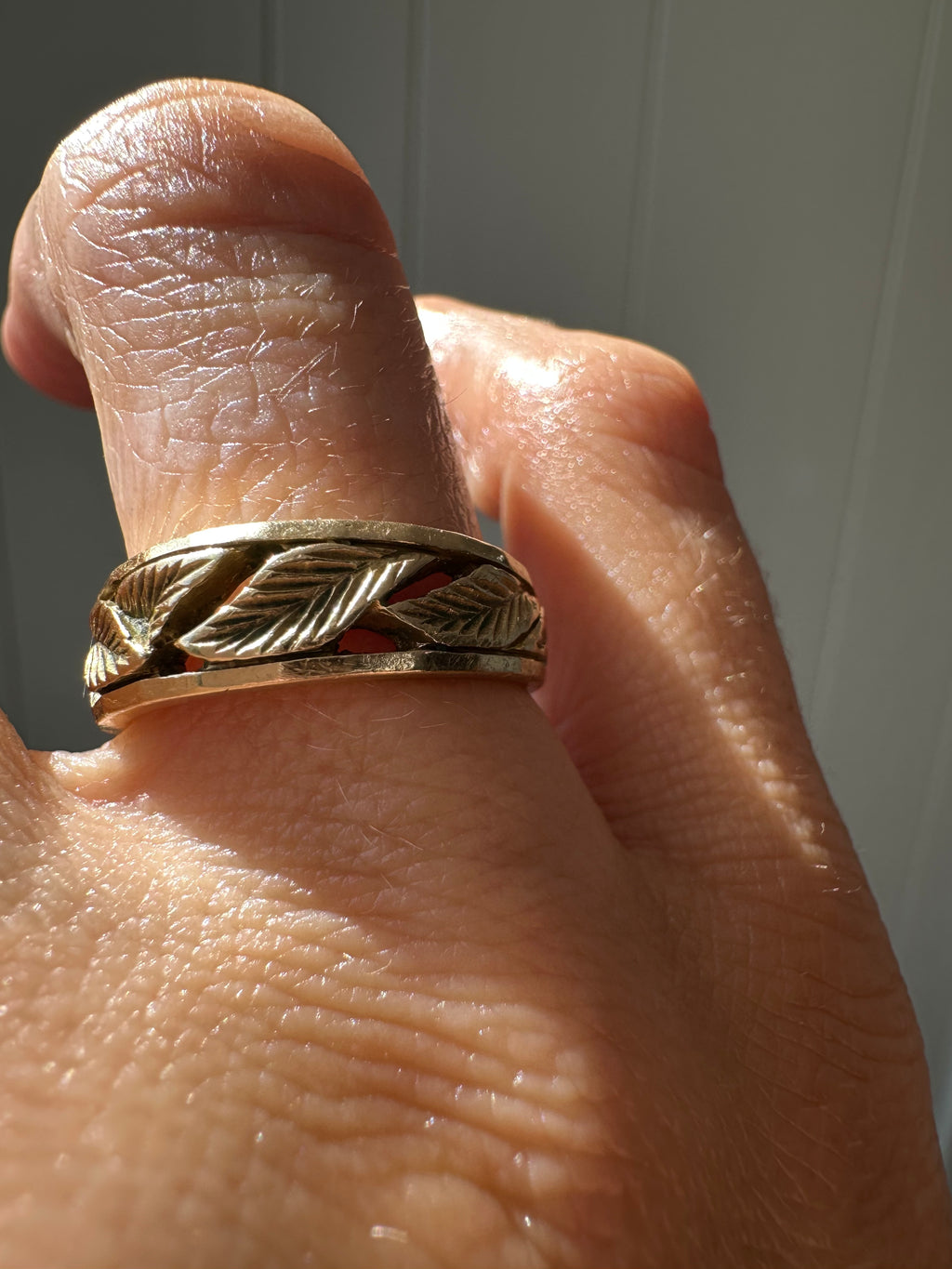 textured leaf band