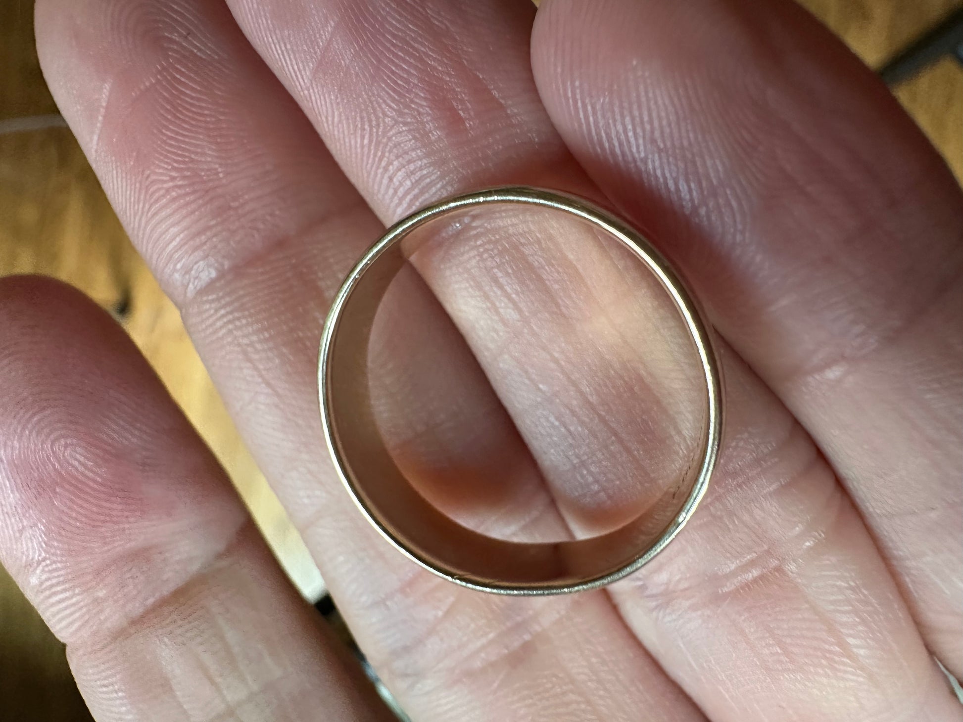 6mm pipecut yellow gold band