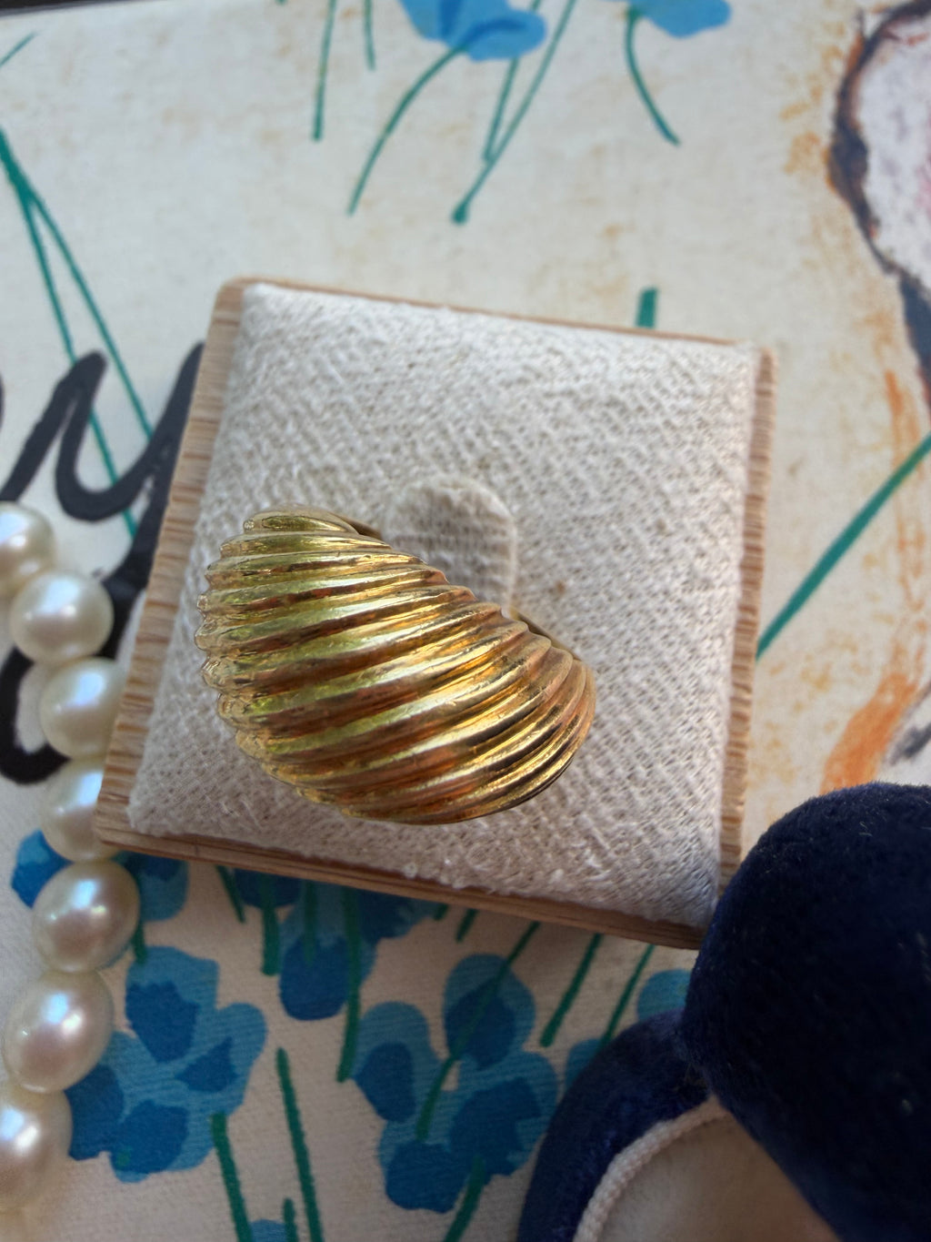 18k croissant ring