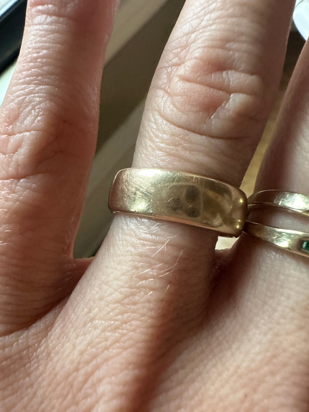 6mm comfort fit slight squared edge band