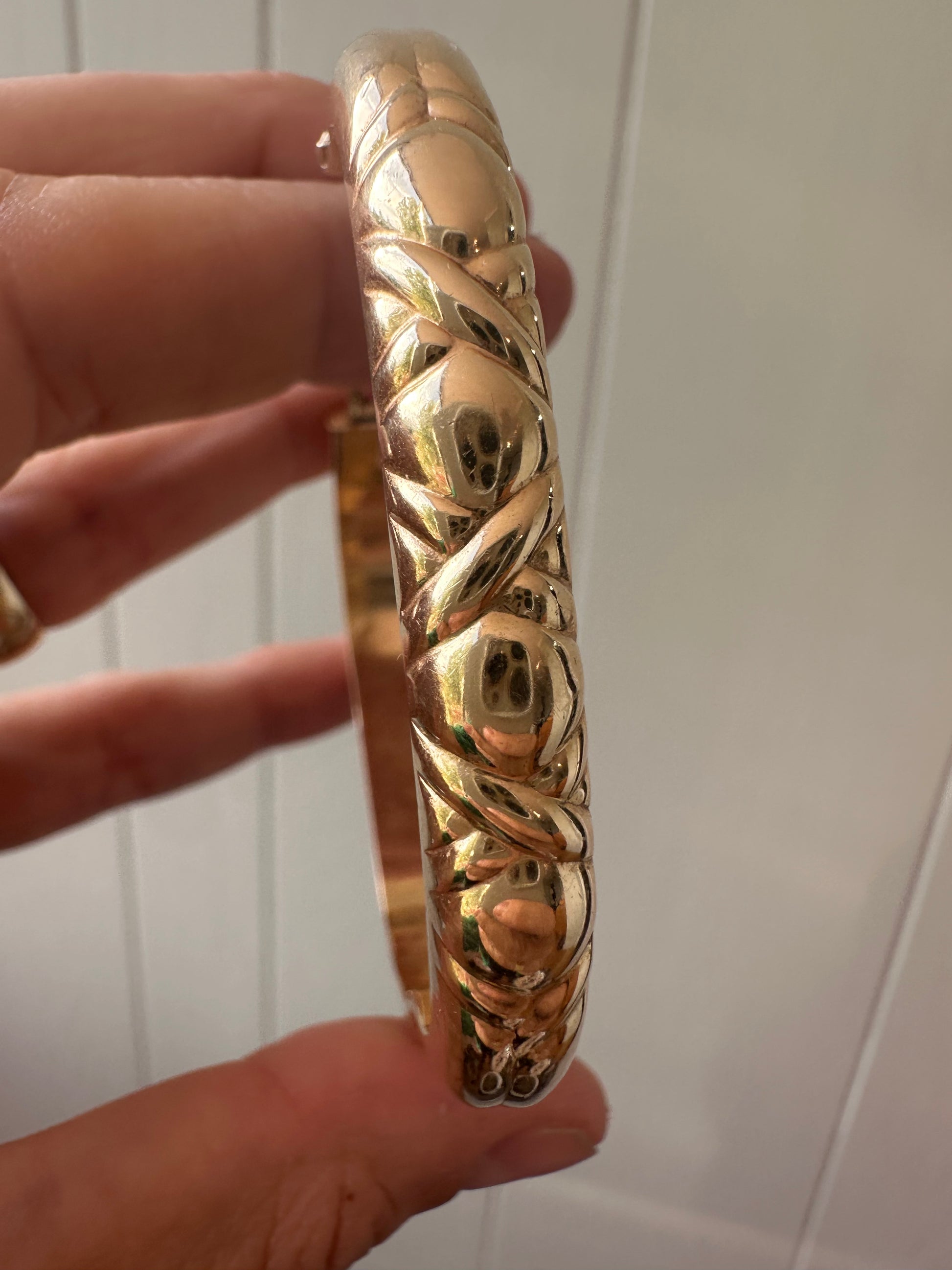 puffy xo bangle