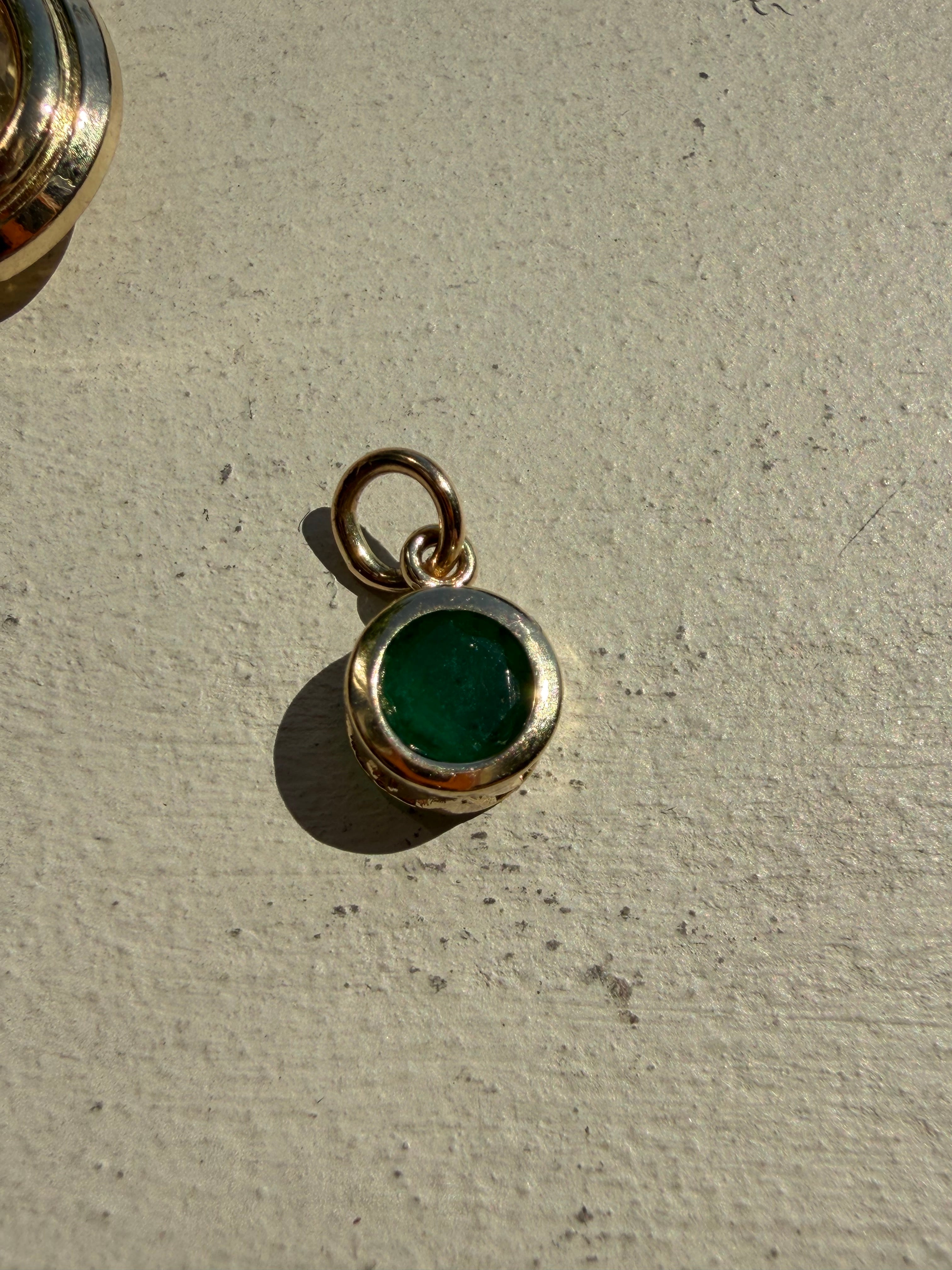 juicy bezel set gems