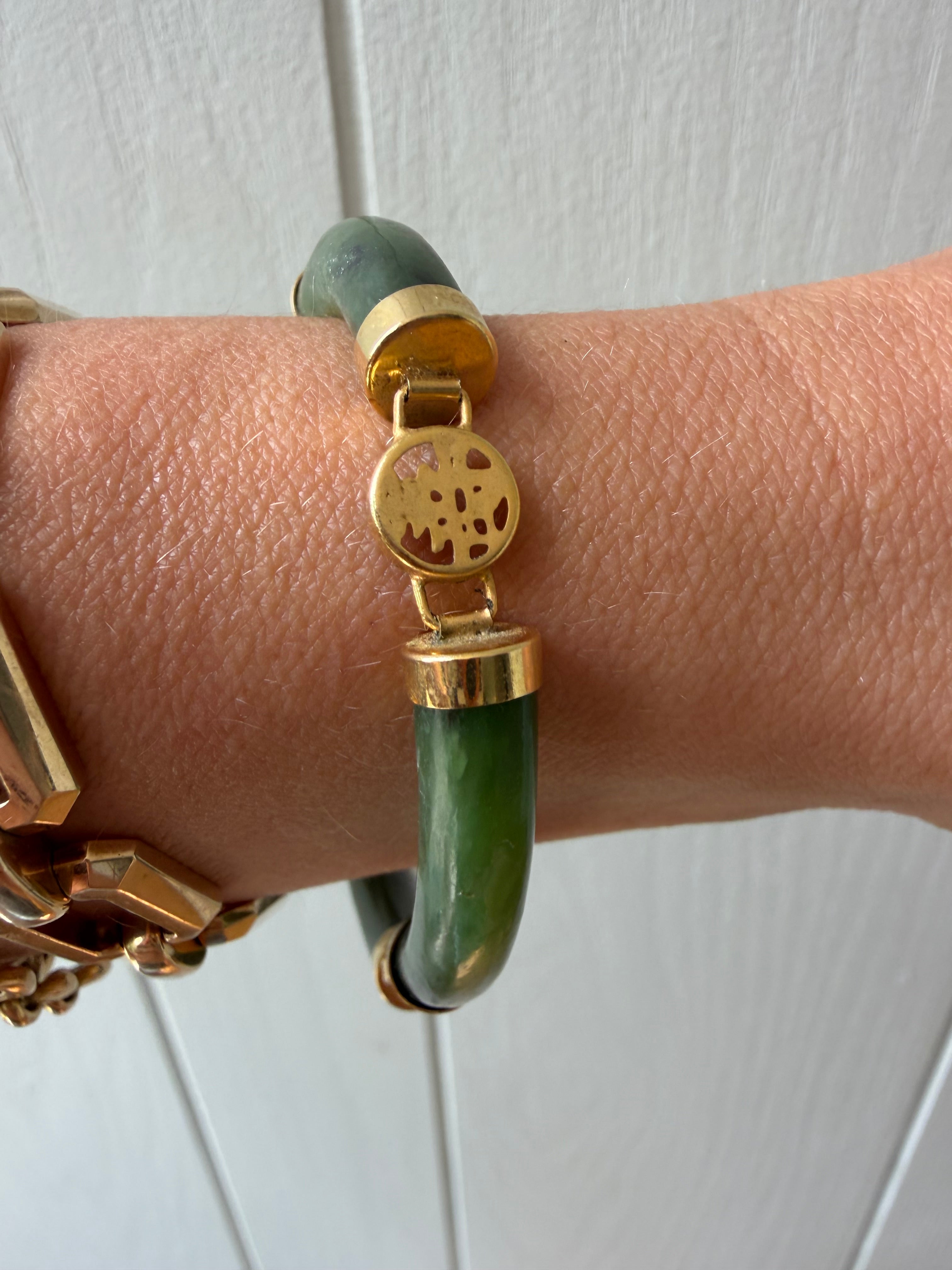 Vintage green jade and 14k gold bracelet
