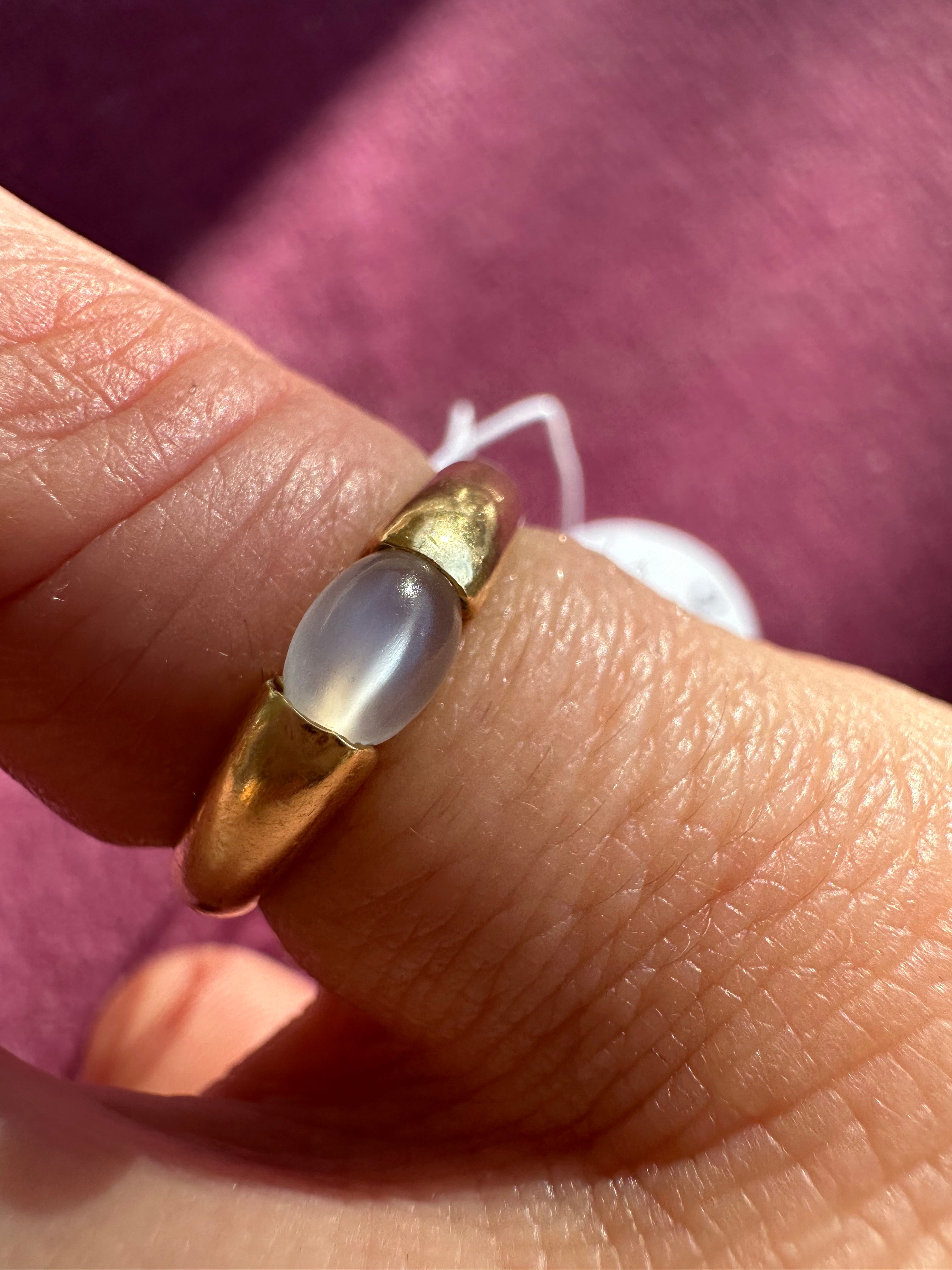 18k gold moonstone ring