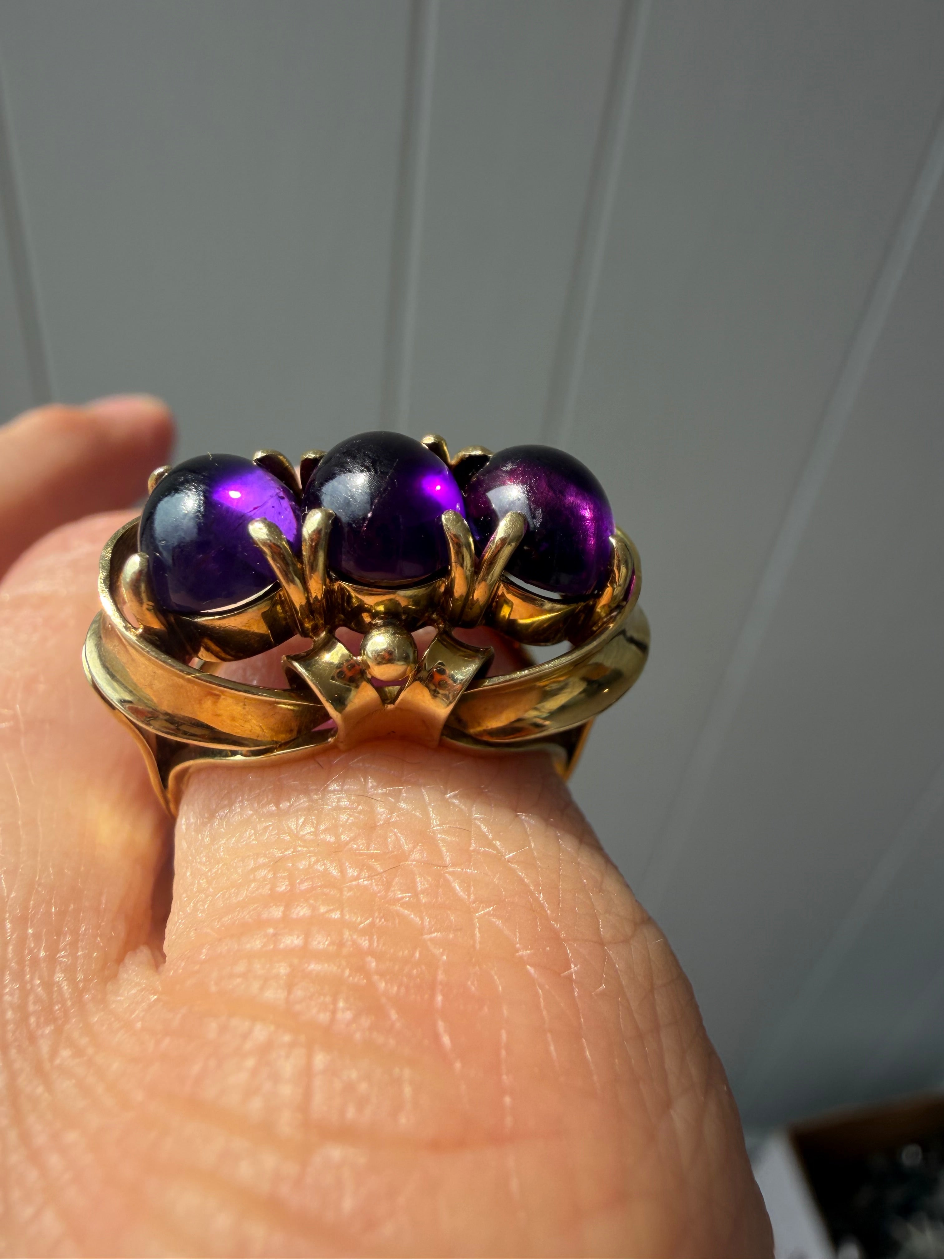 cabochon amethyst trio ring