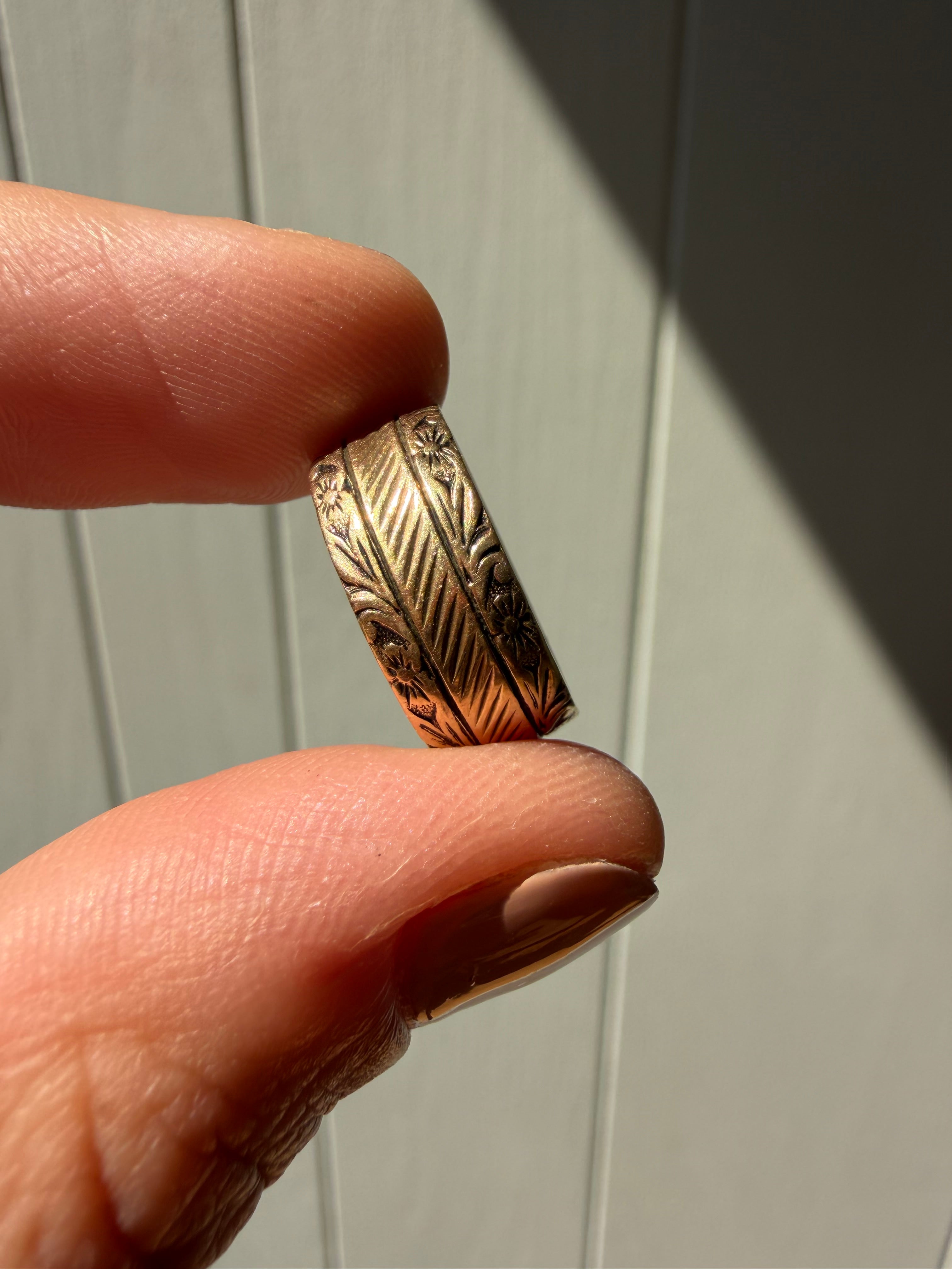 floral and detailed engraved wide cigar band