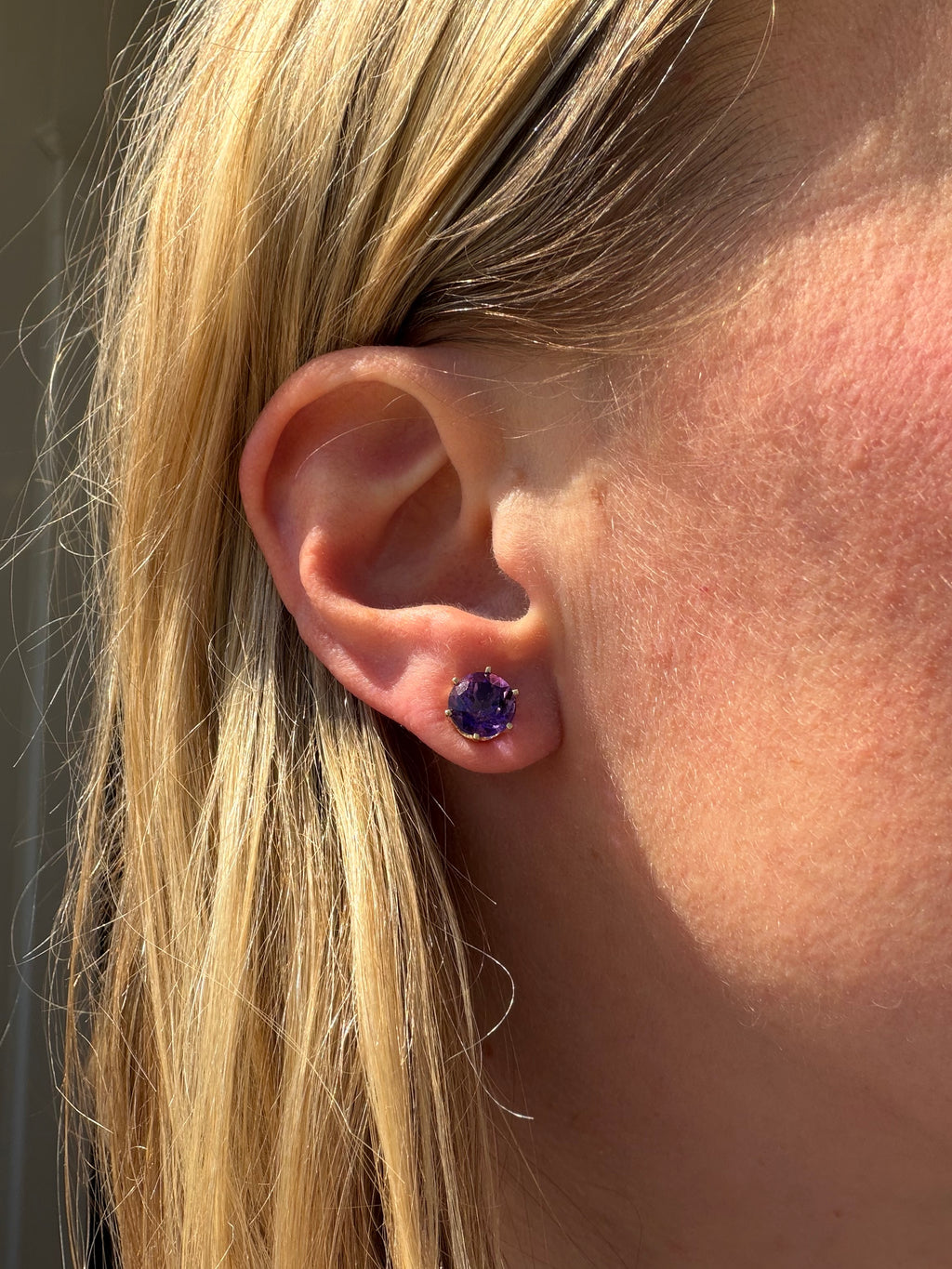 8.1mm amethyst studs