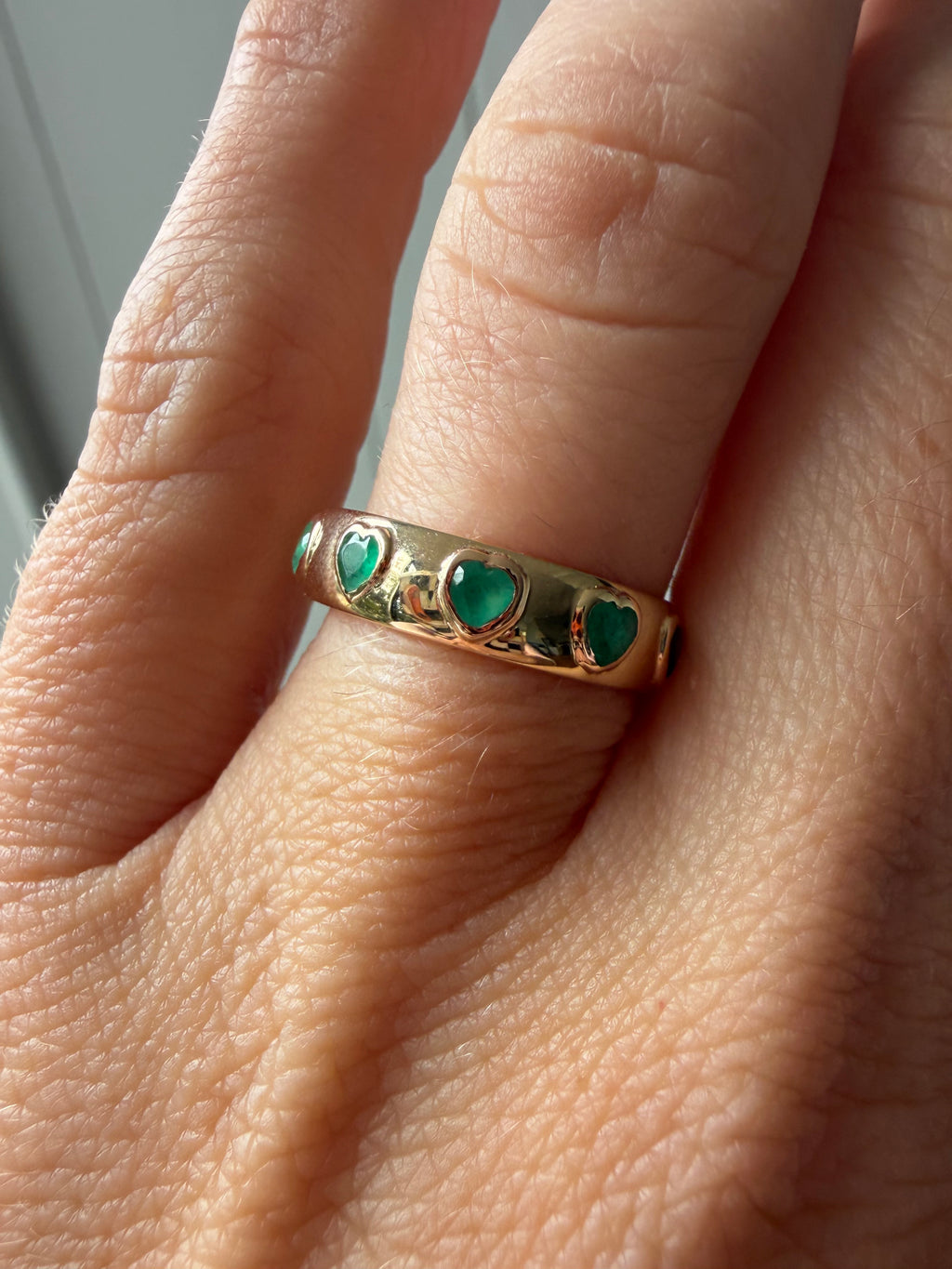 The Emerald Karat THE VERDE LOVE natural emerald heart eternity band