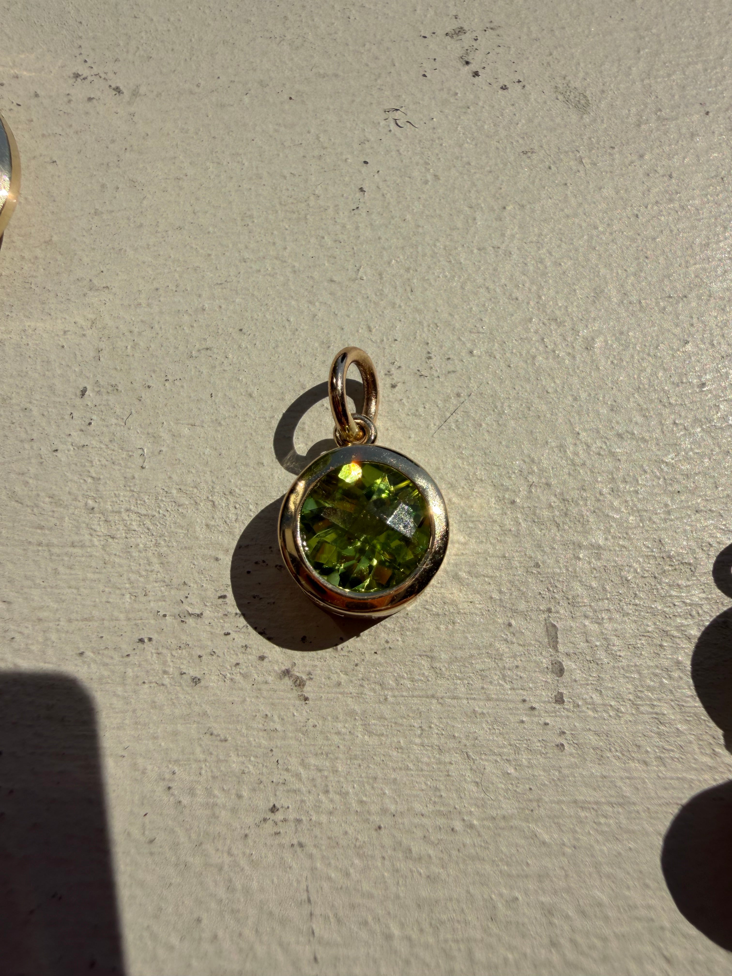 juicy bezel set gems