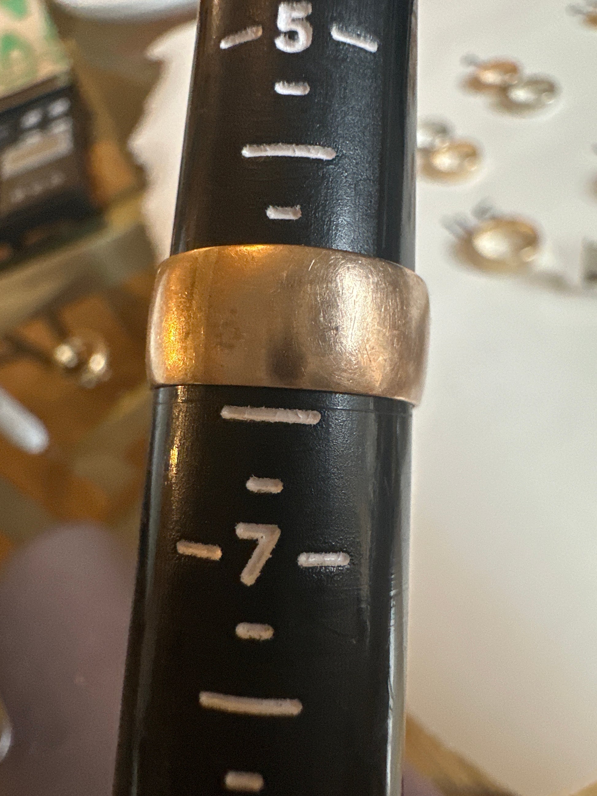 7.5mm rosy wide antique band