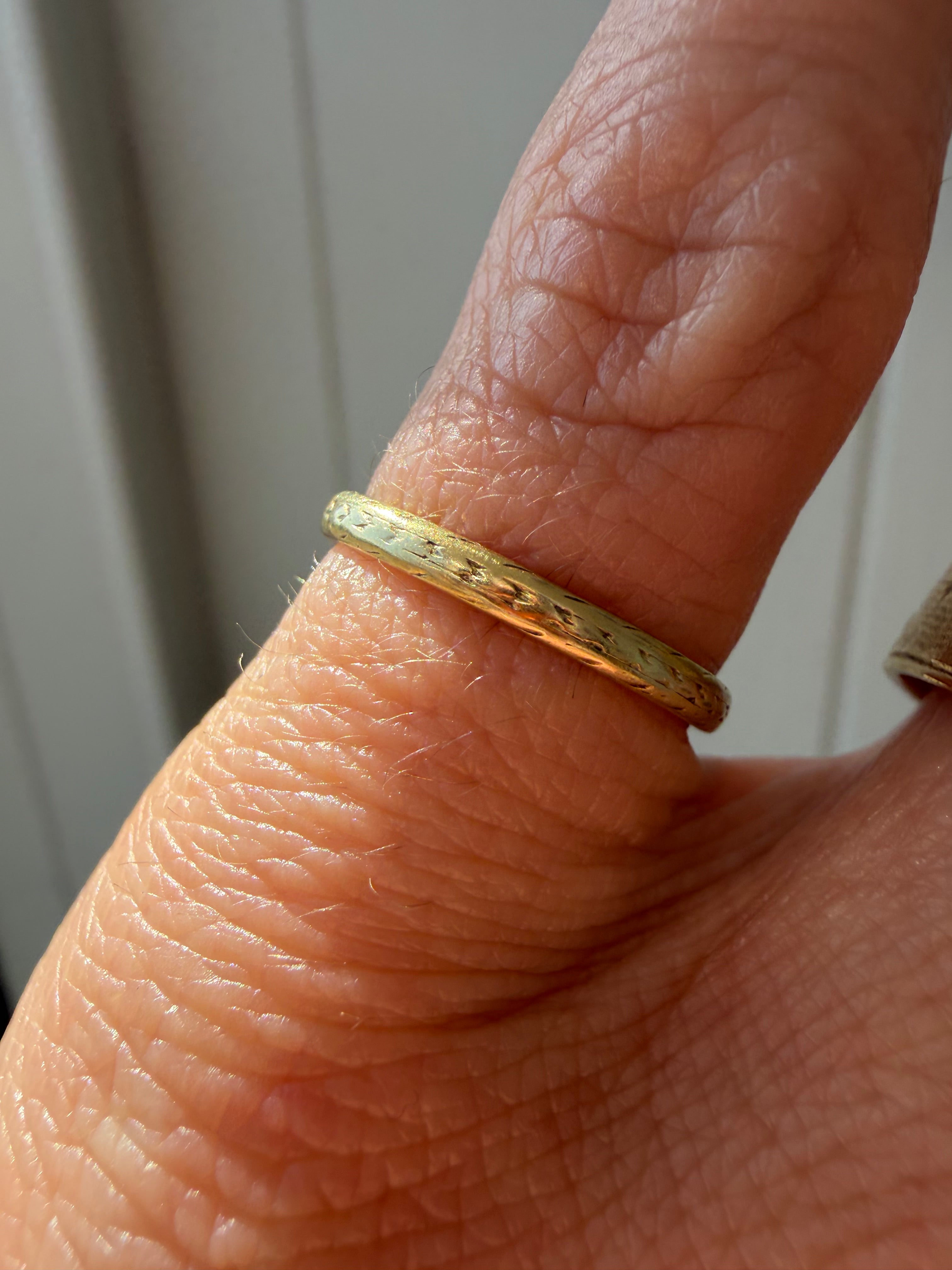 patterned vintage eternity band