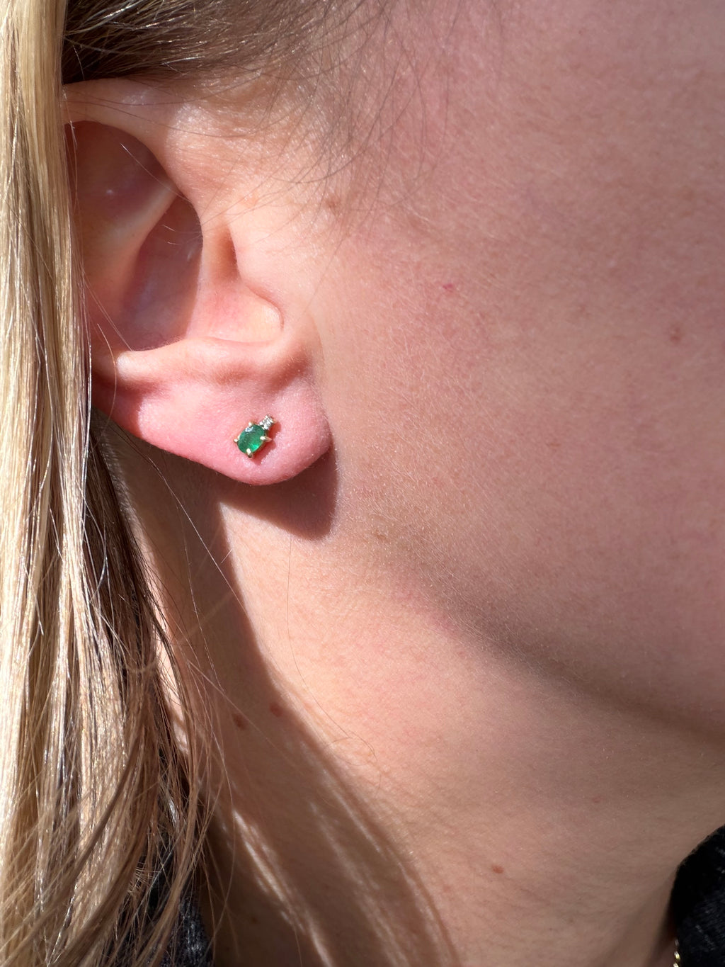 emerald and diamond stud earrings