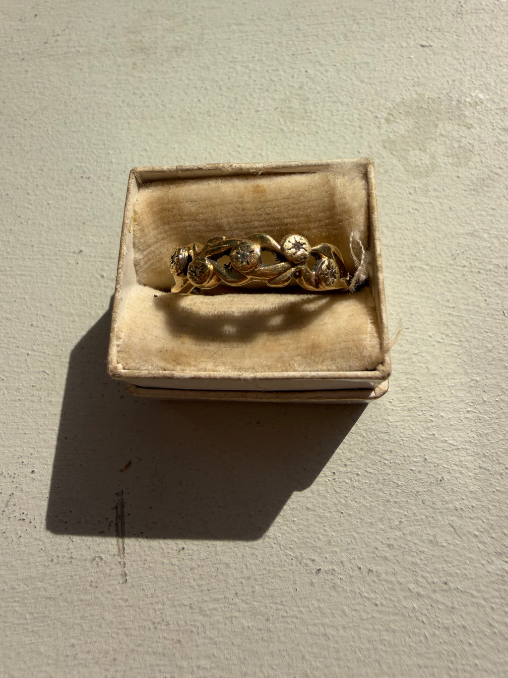 vintage bubble band with burst diamonds