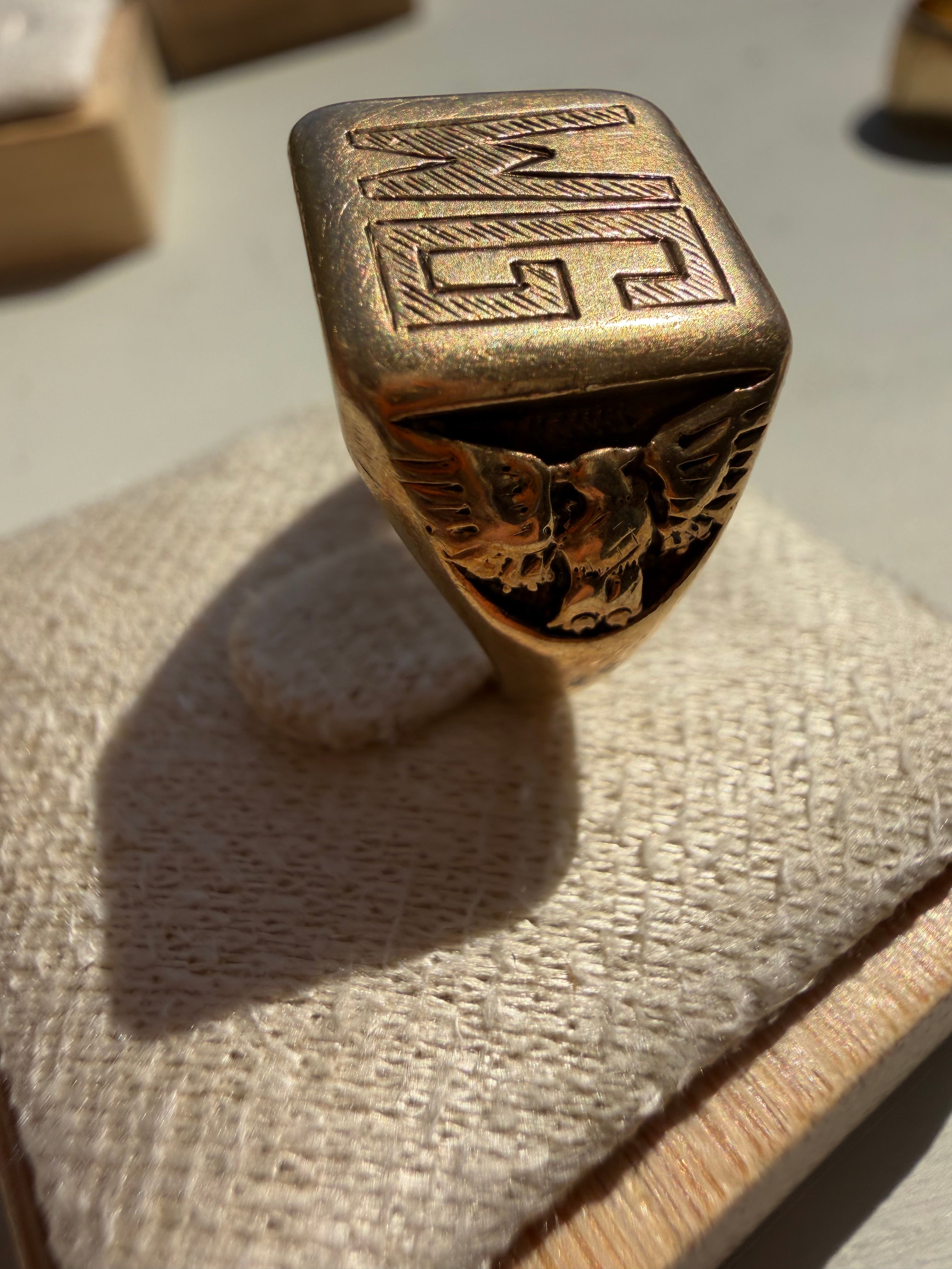 WG signet with phoenix