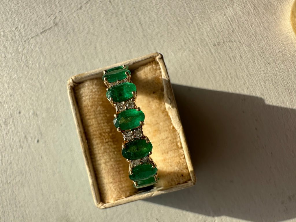 The Emerald Karat THE VERDE LUXE natural emerald + diamond eternity band