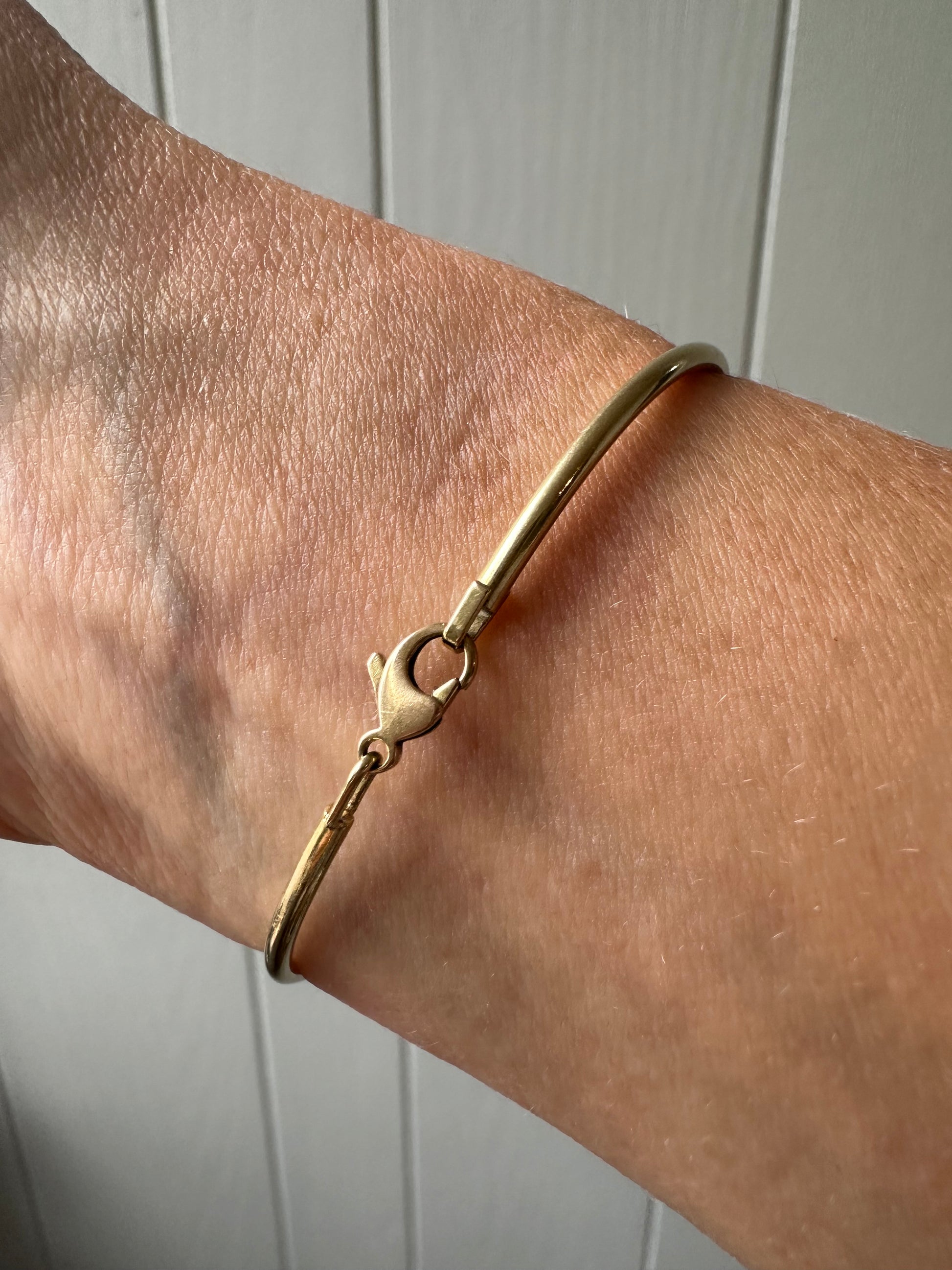 18k bezel set diamond bangle