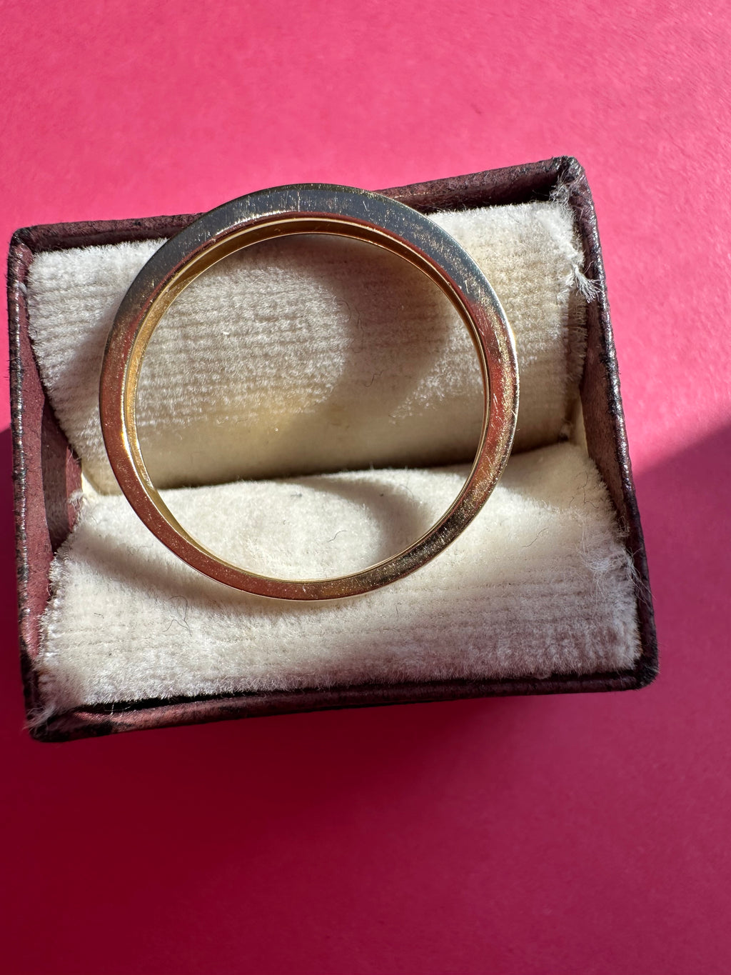 flush set diamond band