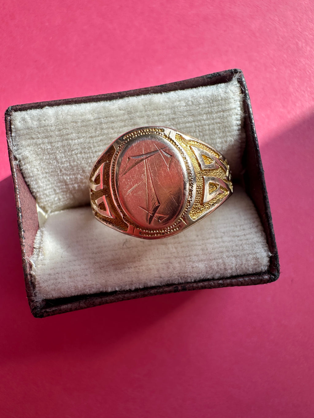 signet engraved T
