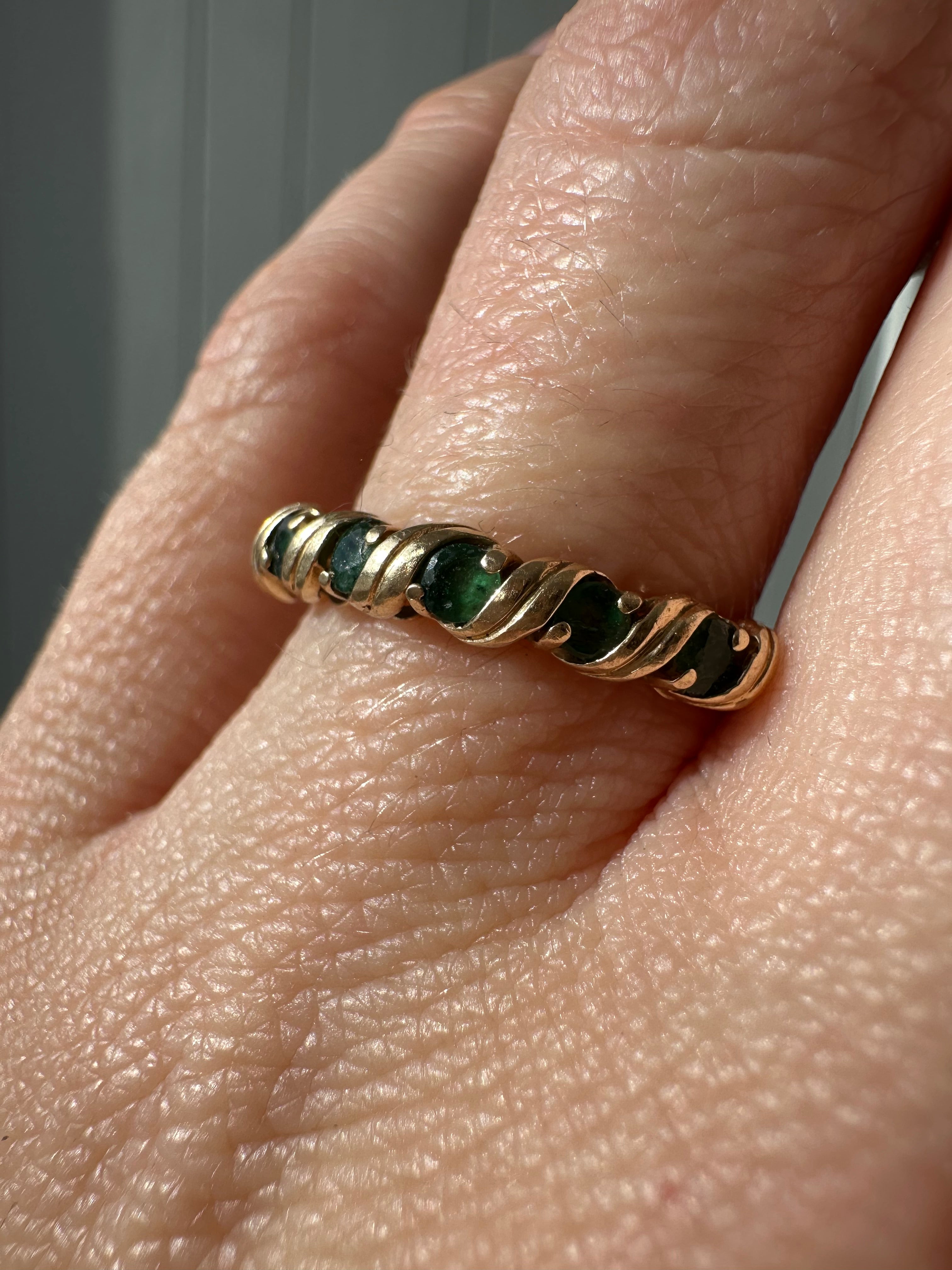 emerald and gold wave band