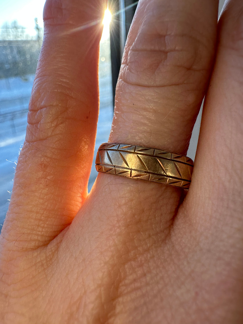 patterned eternity band