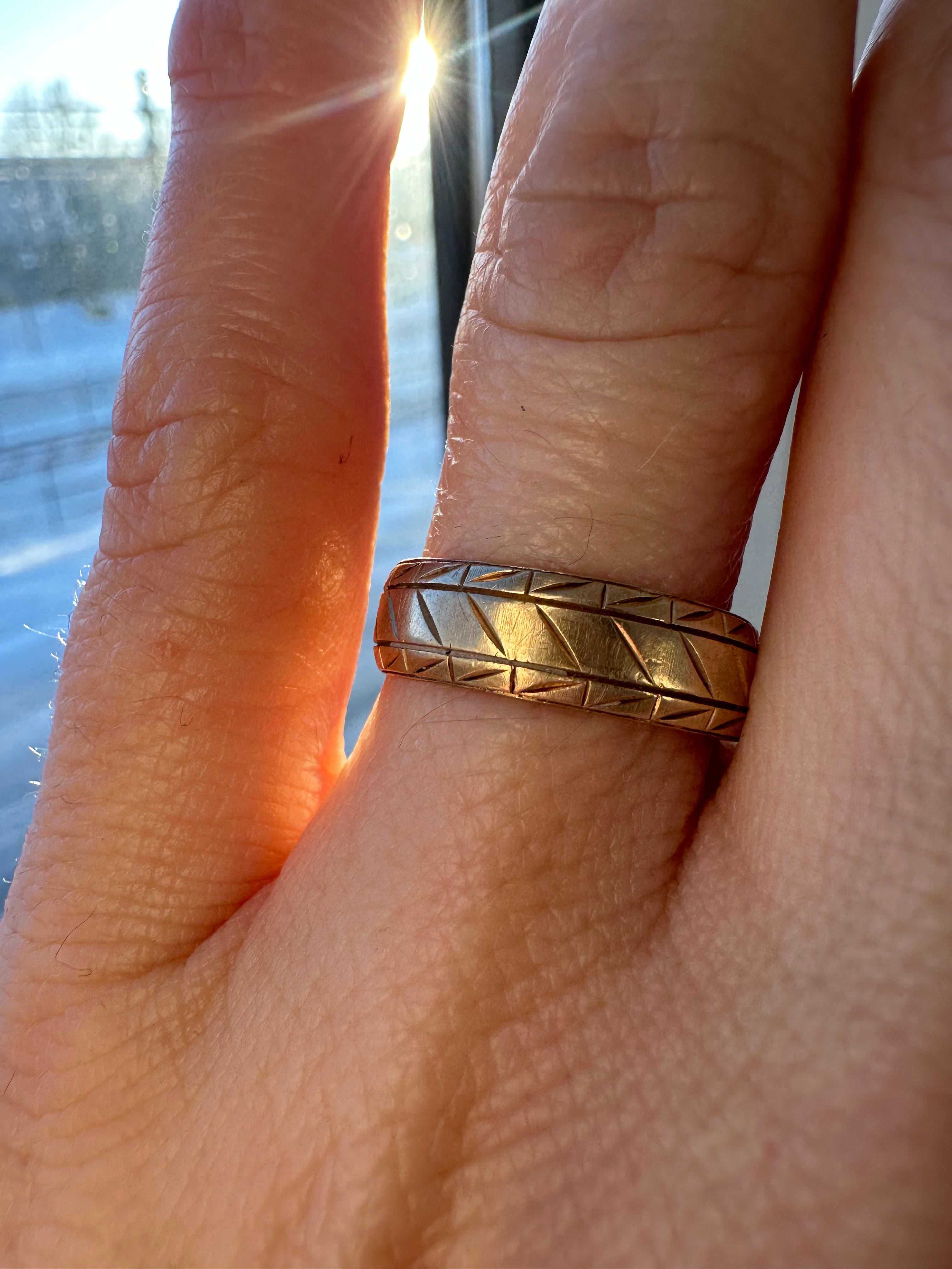 patterned eternity band