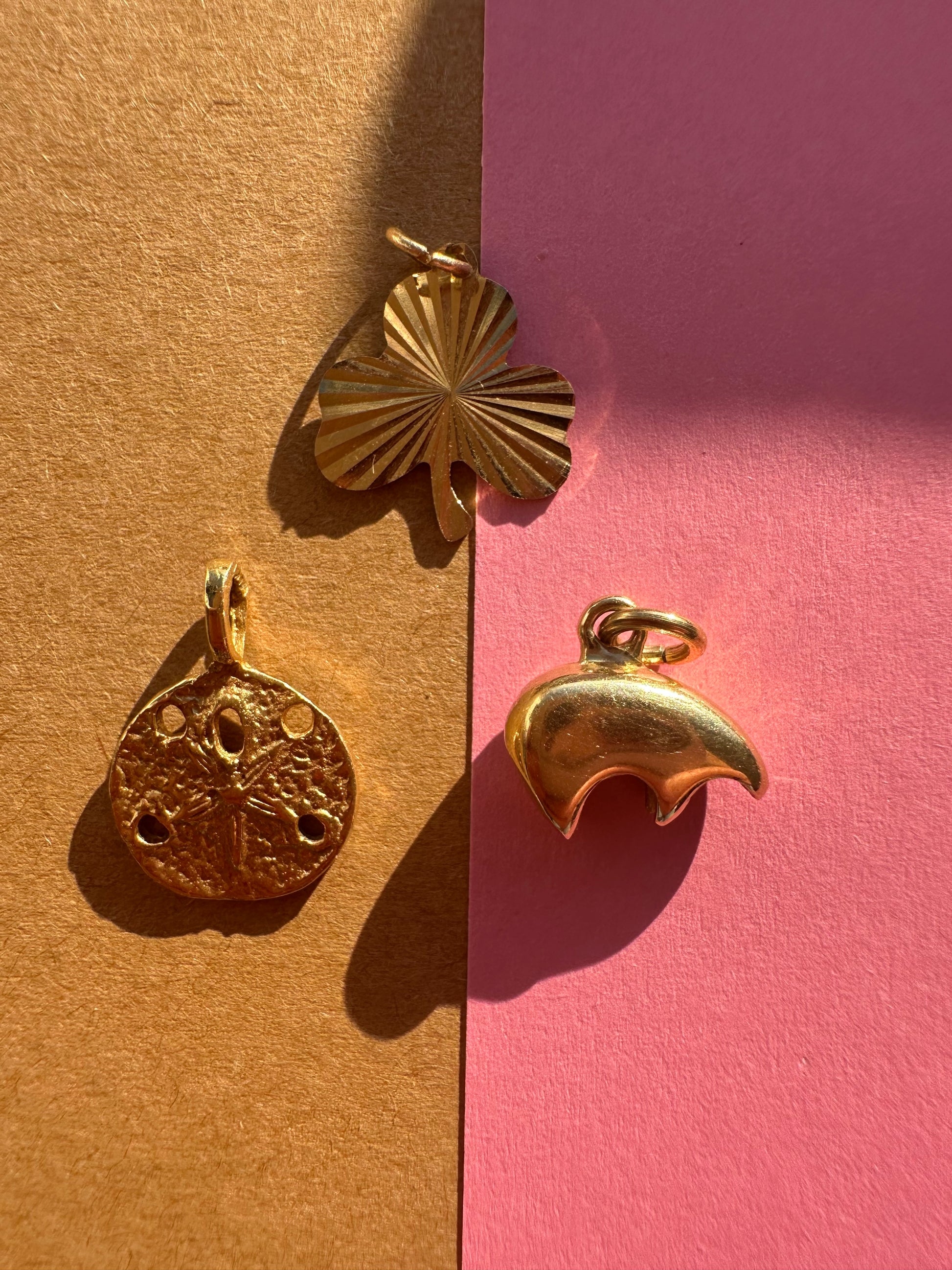 sanddollar - zuni bear - fluted clover charm