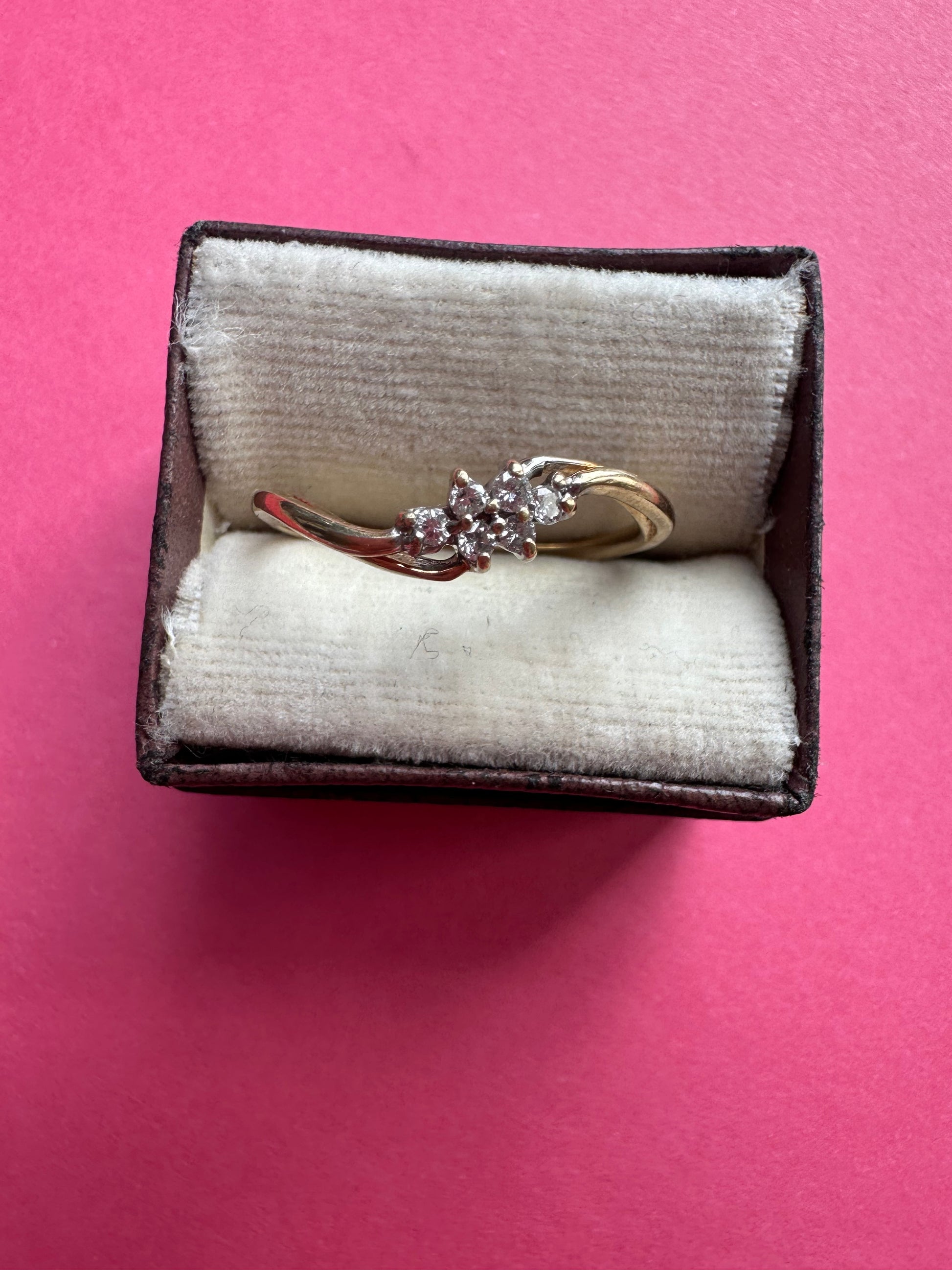 dainty diamond wave stacker