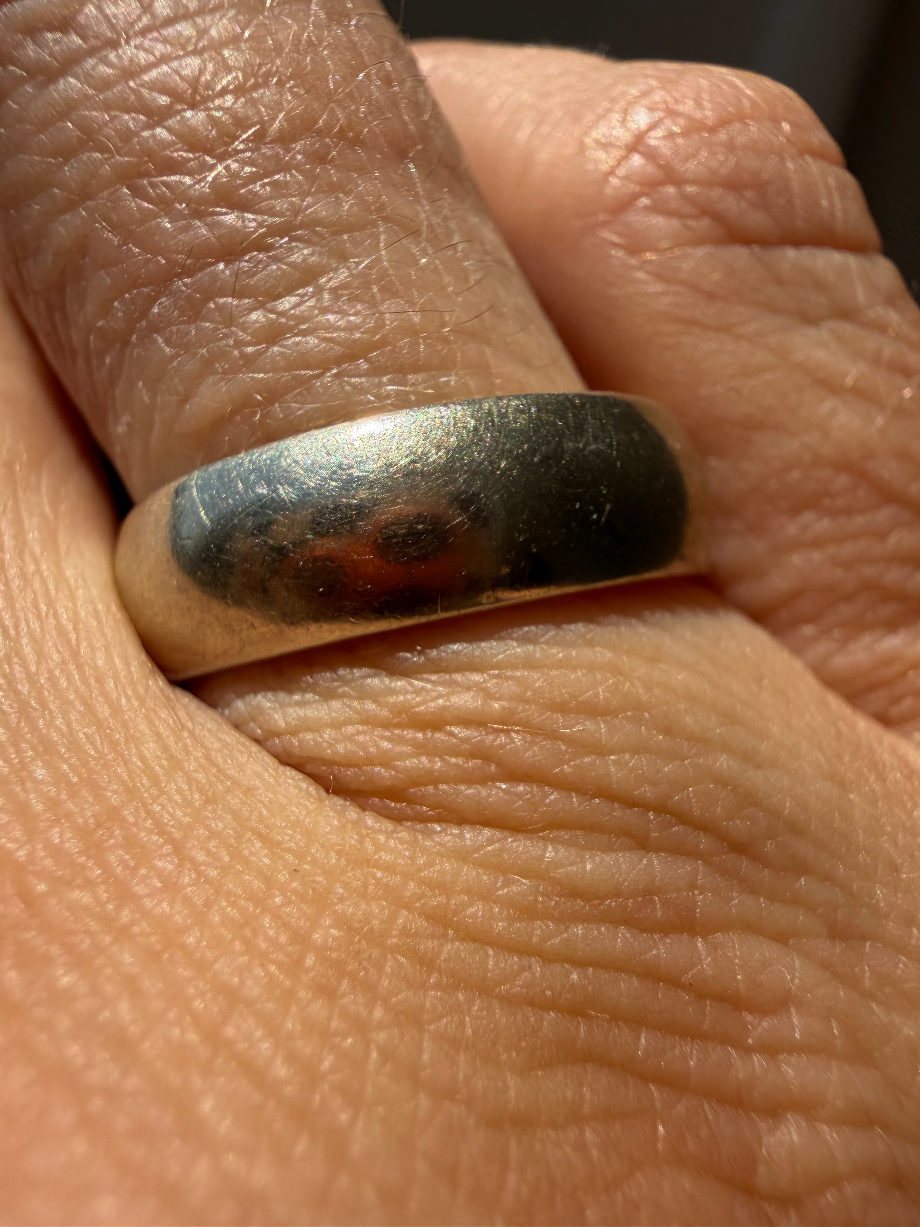 Chubby white gold comfort fit band