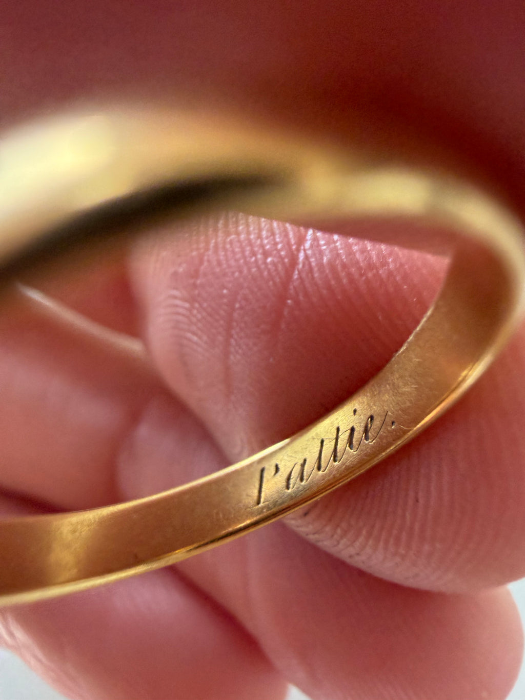 18k gold stacking band