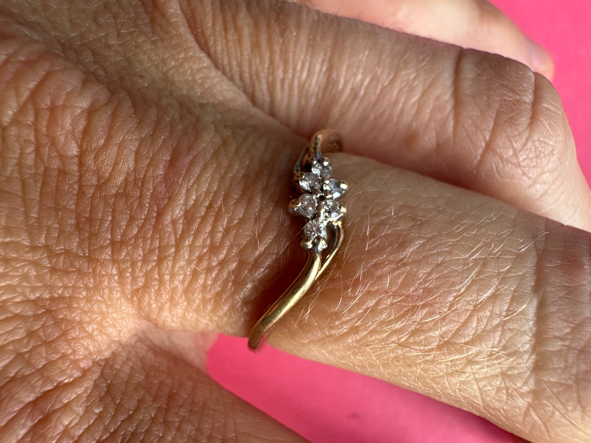 dainty diamond wave stacker