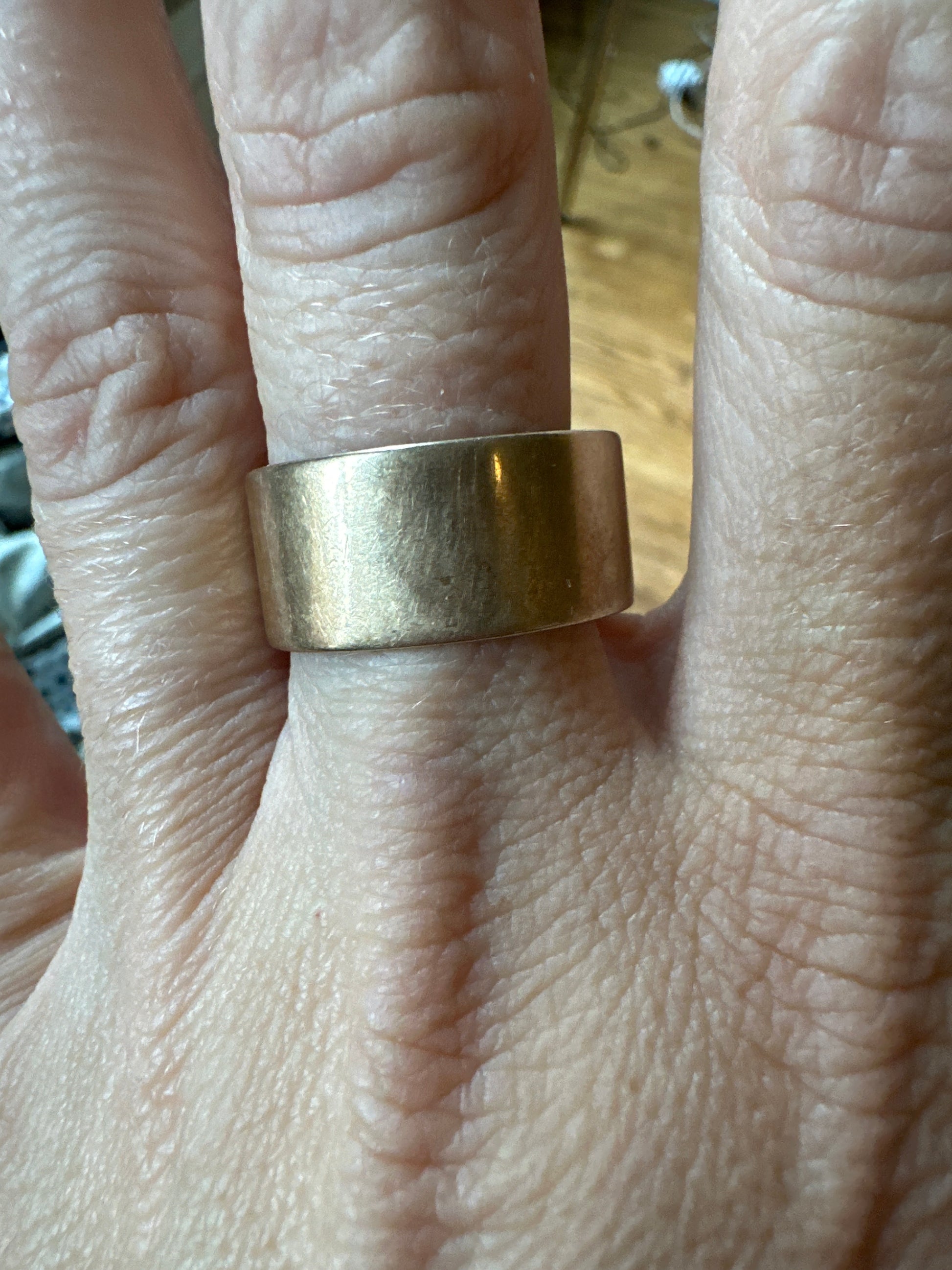 11mm wide rosy tone pipecut band