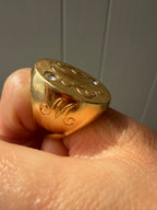 MAJOR monogrammed signet ring