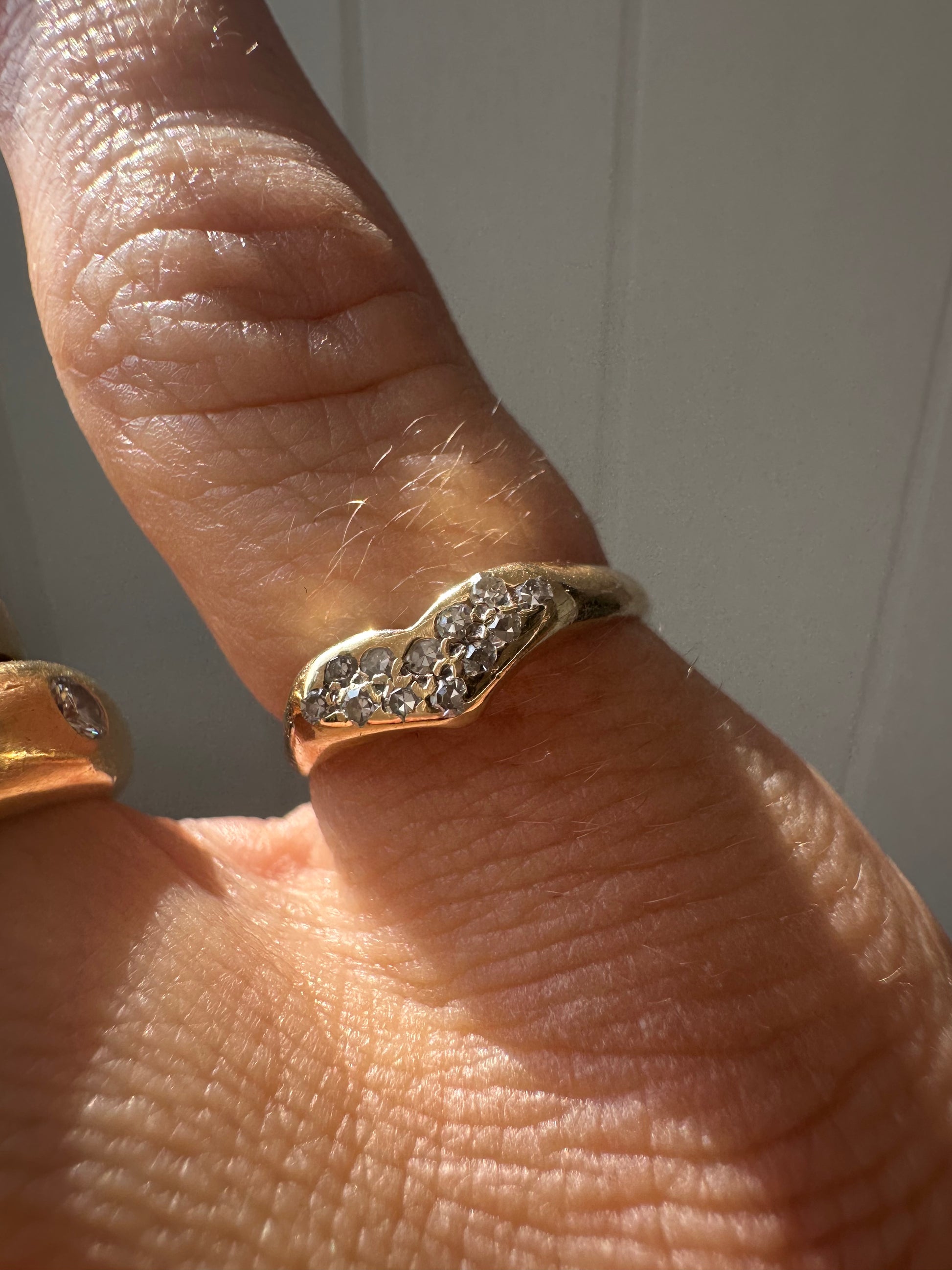 diamond V band
