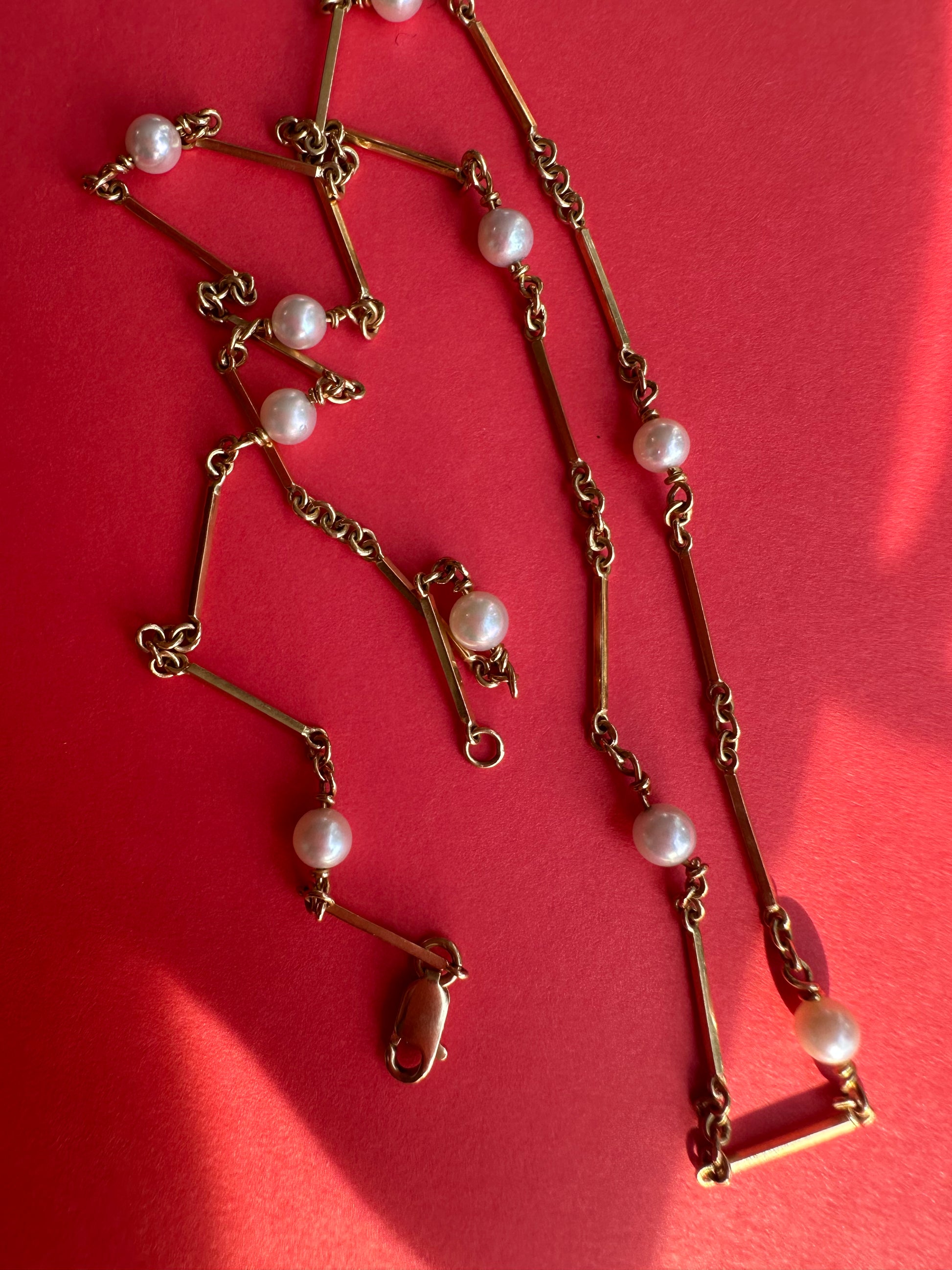 pearl bar and cable station chain
