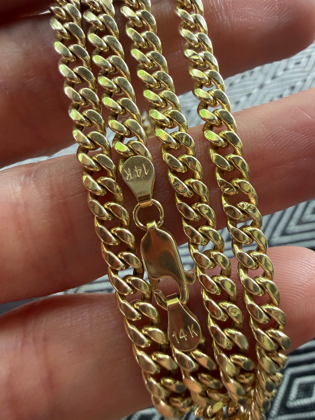 14k yellow gold puffy curb 24”