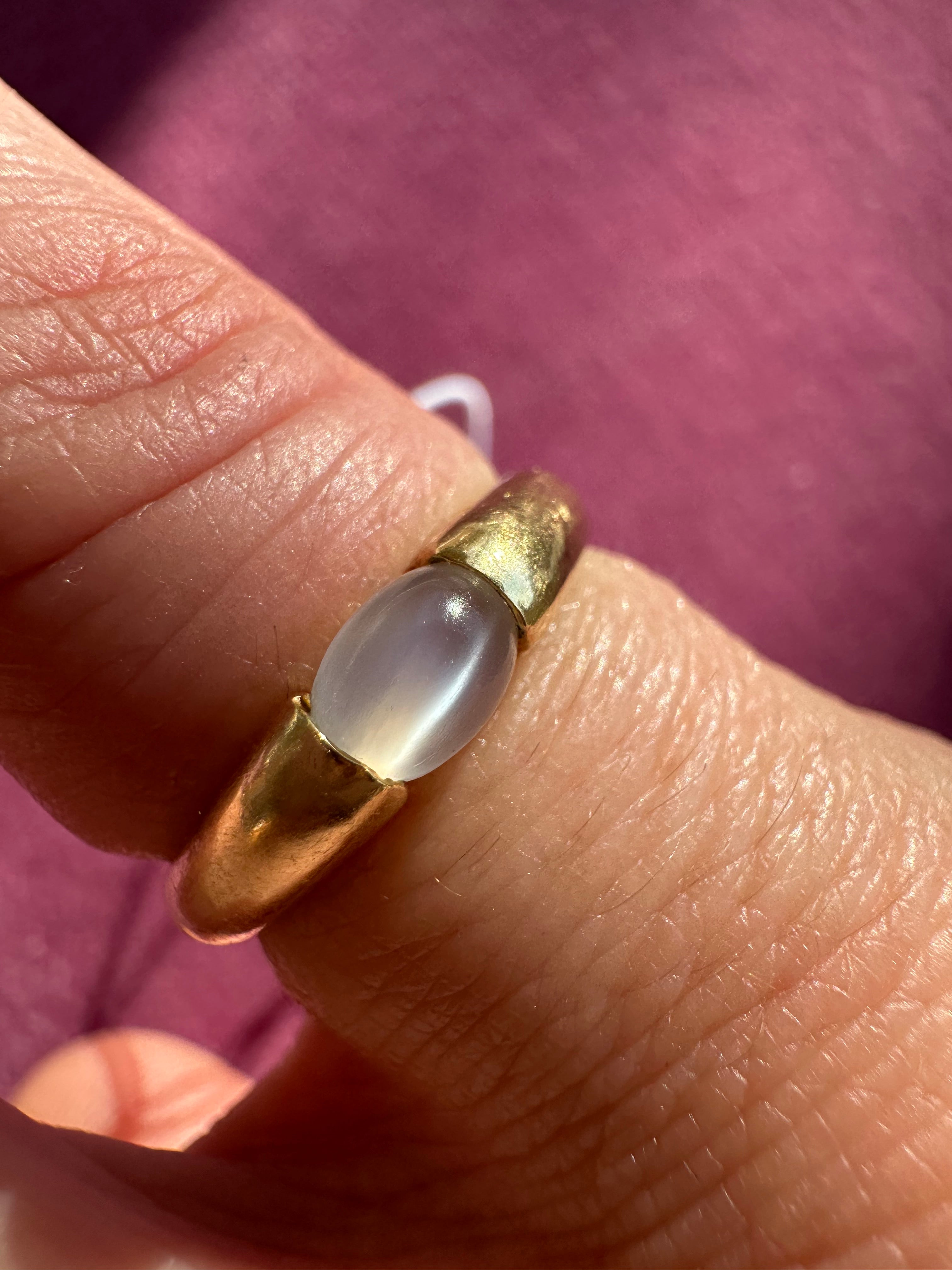 18k gold moonstone ring