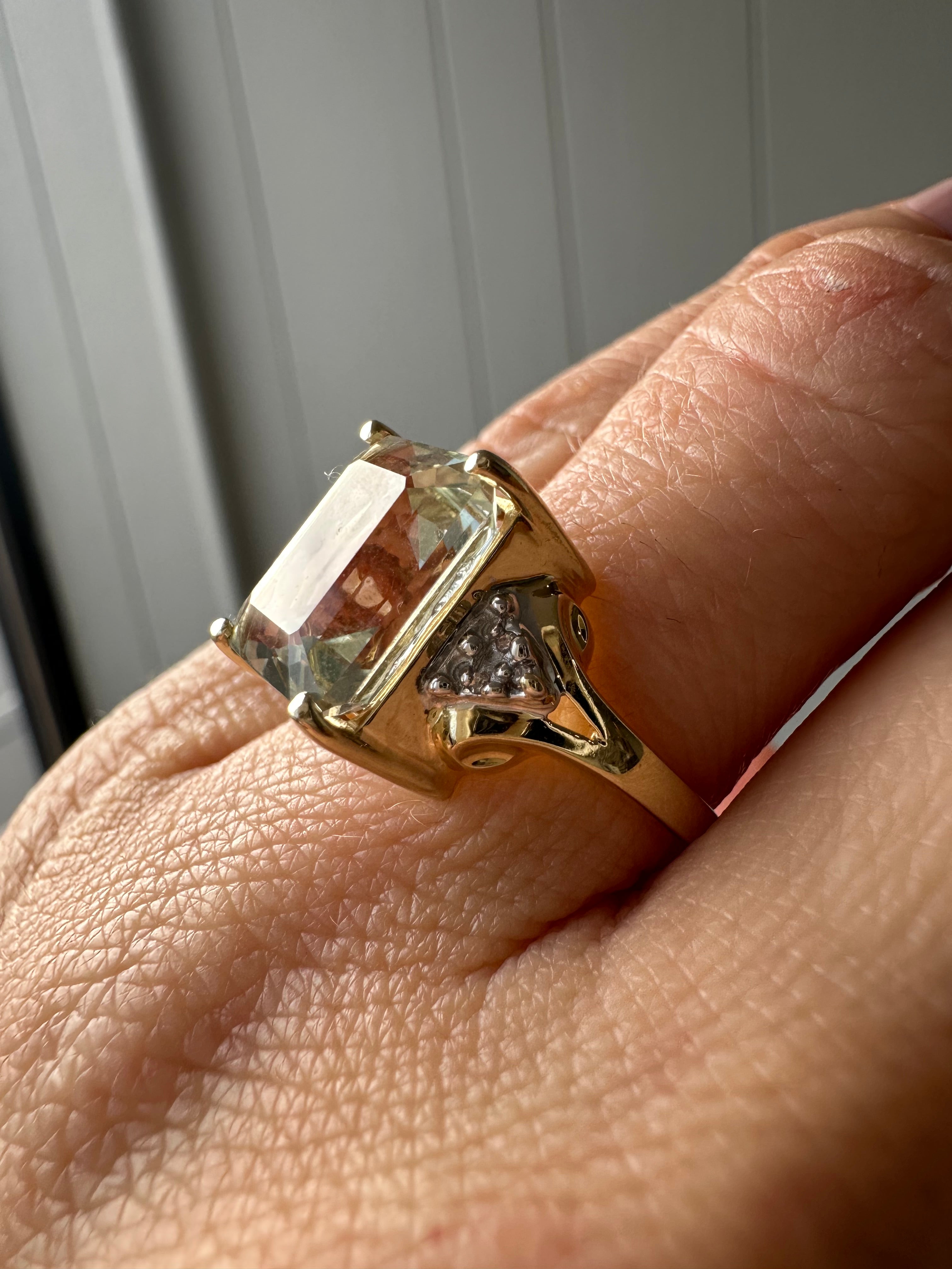 5.2carats aquamarine and diamond ring