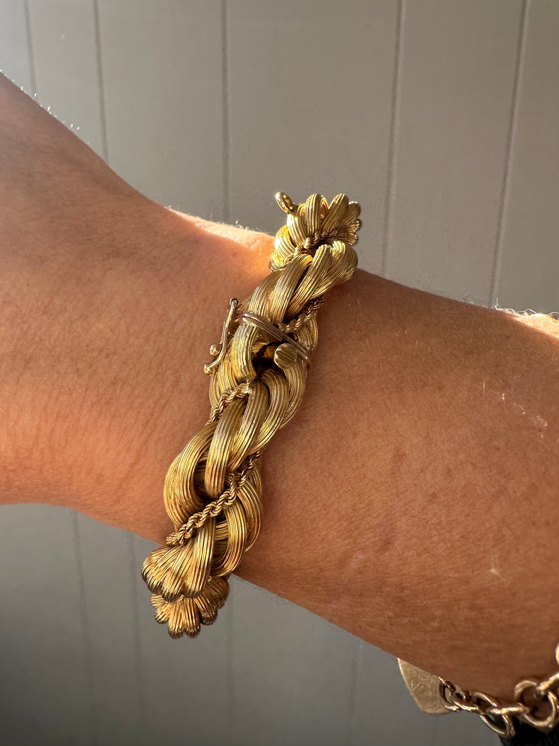 incredible 18k chunky rope bracelet